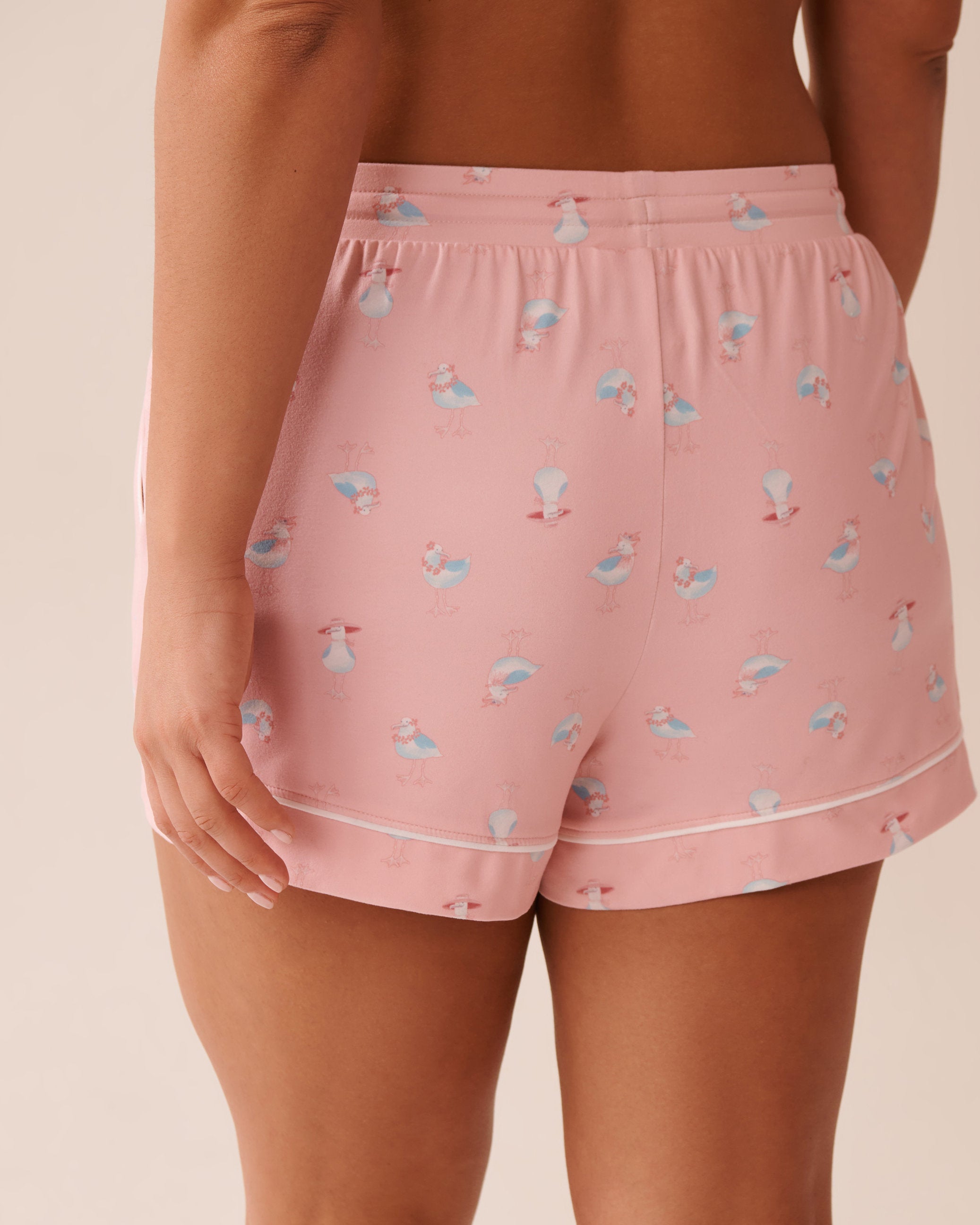 La Vie en Rose_Seagull Print Super Soft Pajama Shorts_40200727_P60357_04