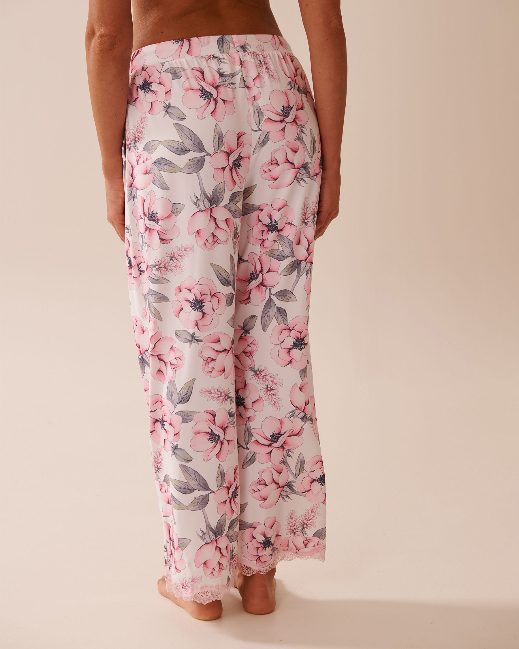 La Vie en Rose_Snow White Big Floral_Camellia Print Lace Trim Super Soft Pajama Pants_40200737_P10512_02