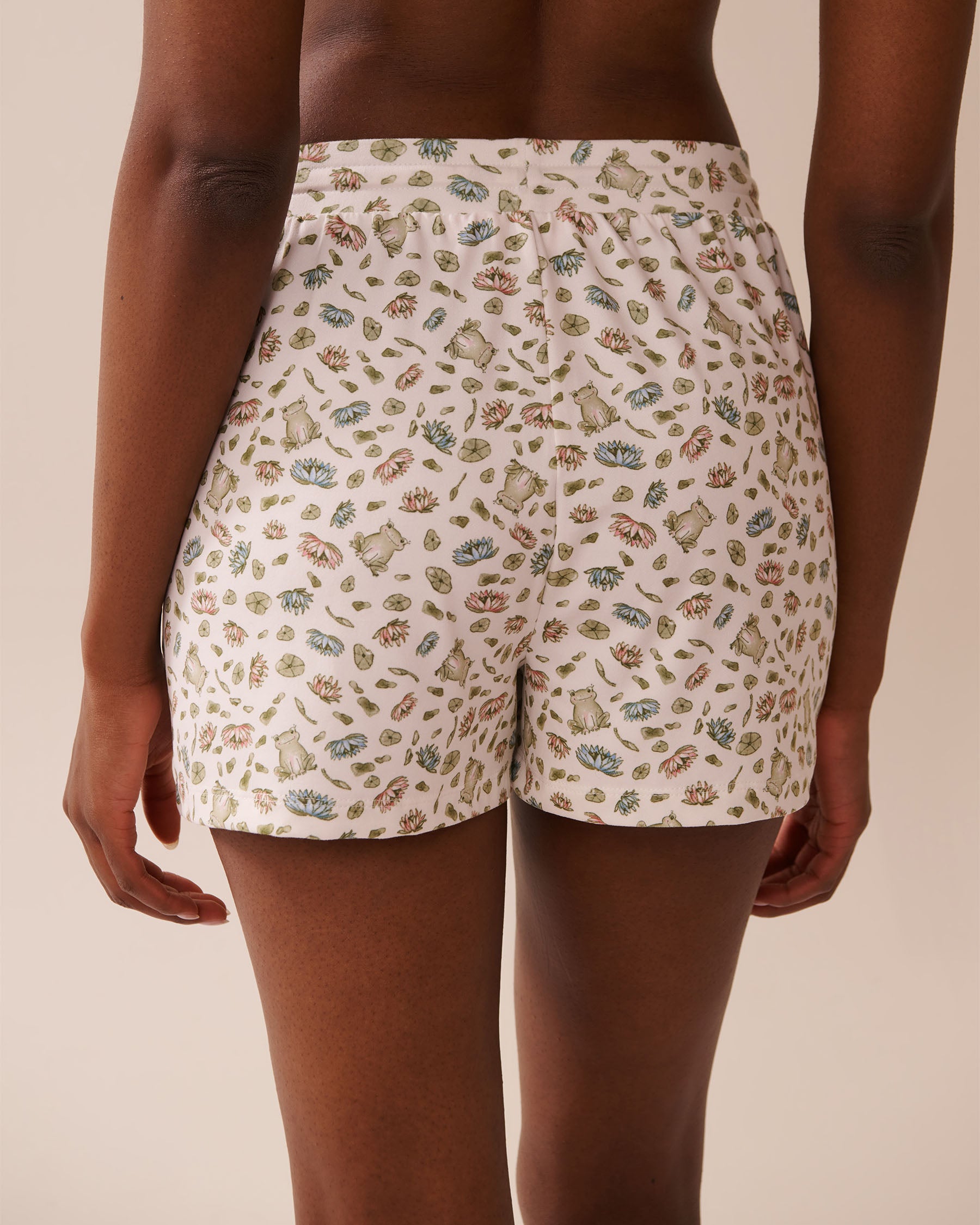 La Vie en Rose_Snow White Frog_Frog Print Super Soft Pajama Shorts_40200748_P10514_02