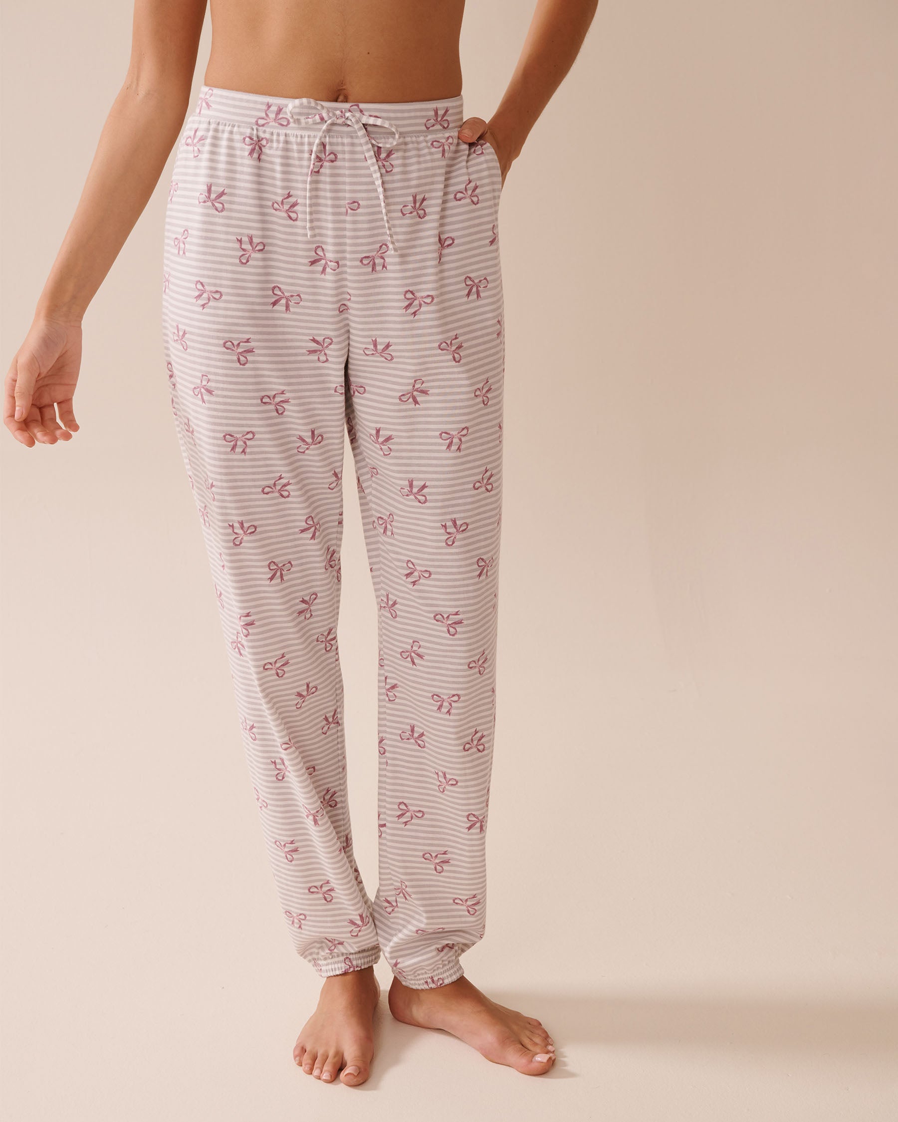 La Vie en Rose_Microchip Stripe Bows_Bow Print Cotton Jogger Pyjama Pants_40200755_P00436_03