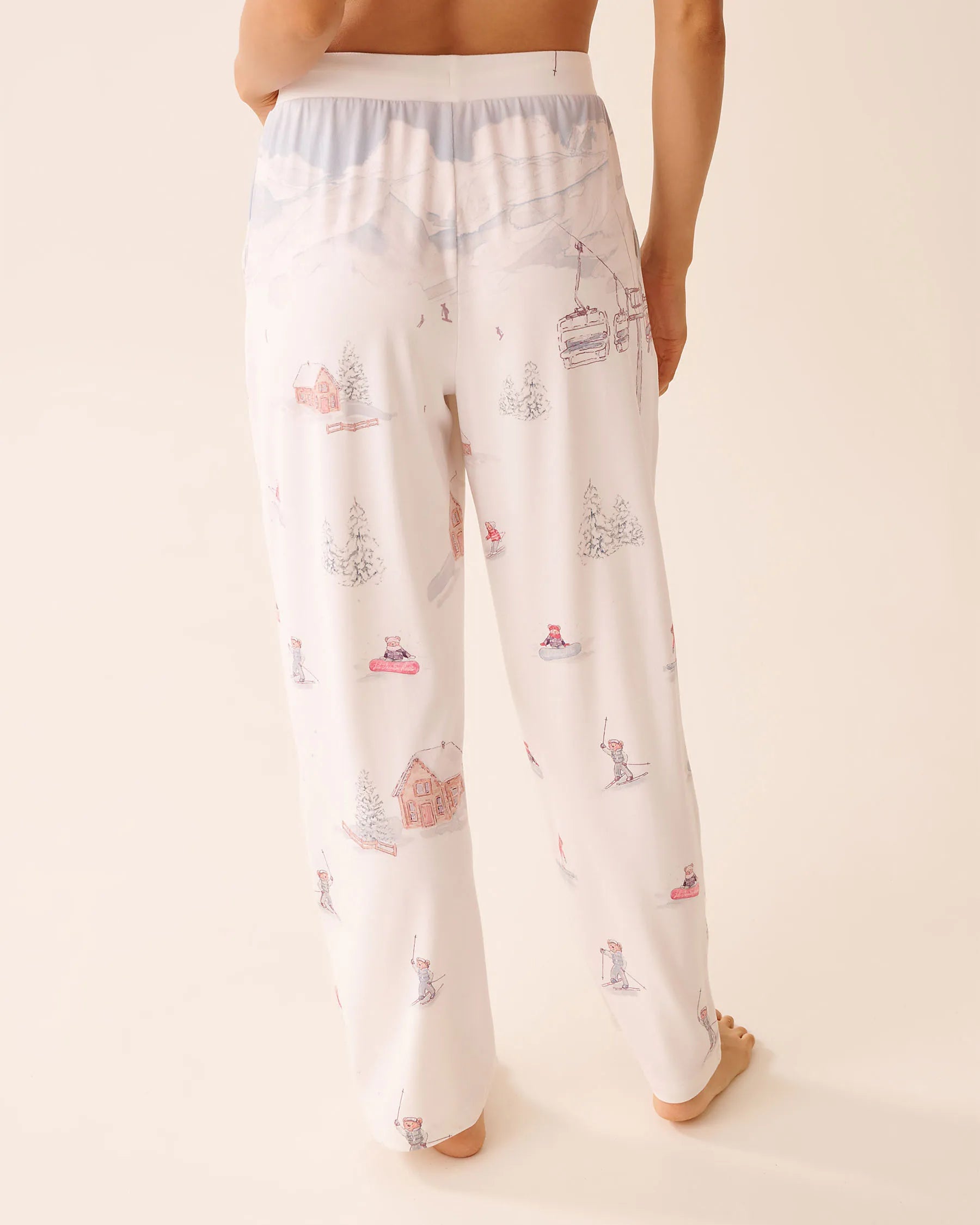 La Vie en Rose_Snow White Ski Placement_Apr�s-Ski Print Super Soft Pajama Pants_40200797_P10549_03