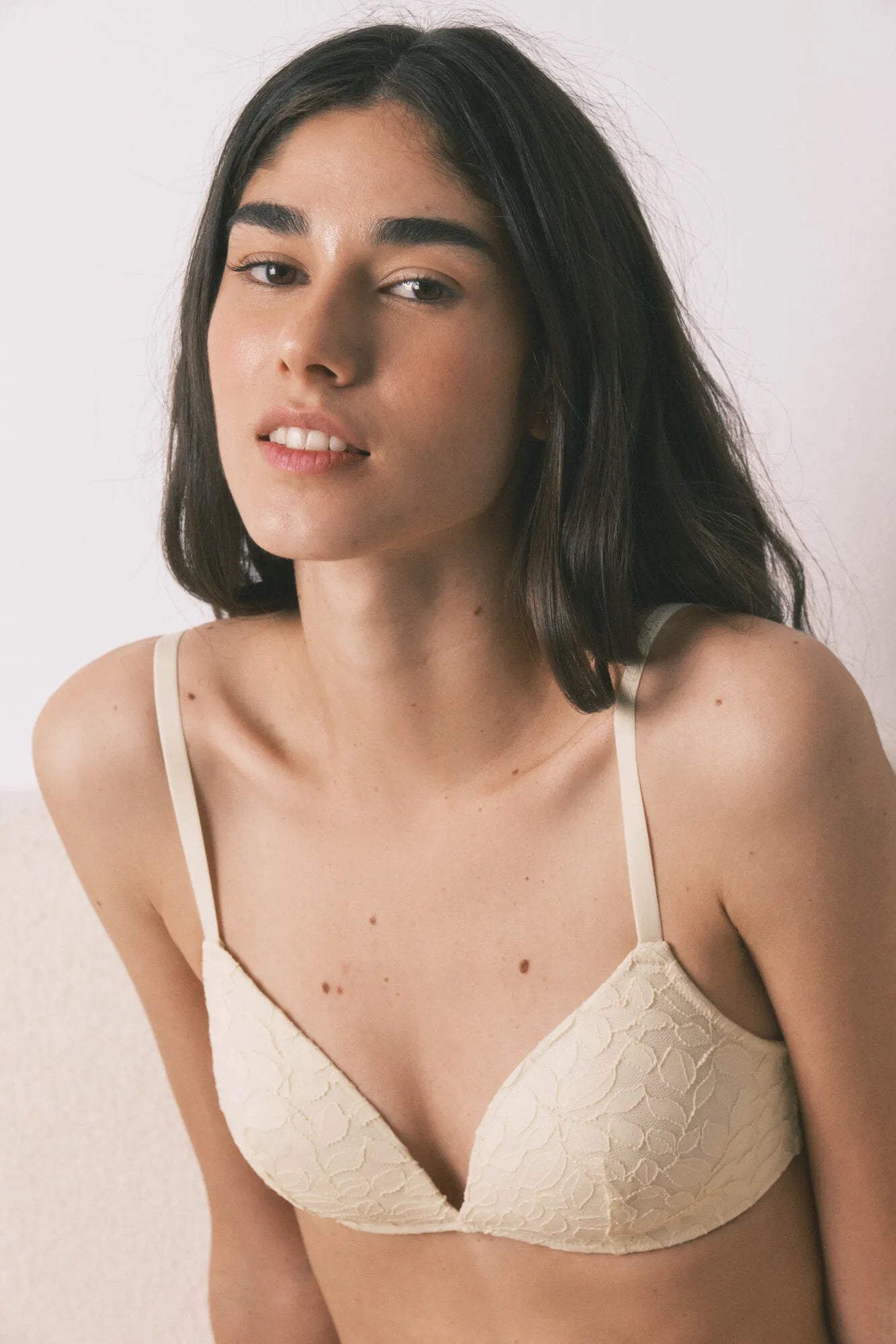 Women Secret_Tan_Beige Lace CHARMING Padded Triangle Bra in Different Cup Sizes_4023845_35_03