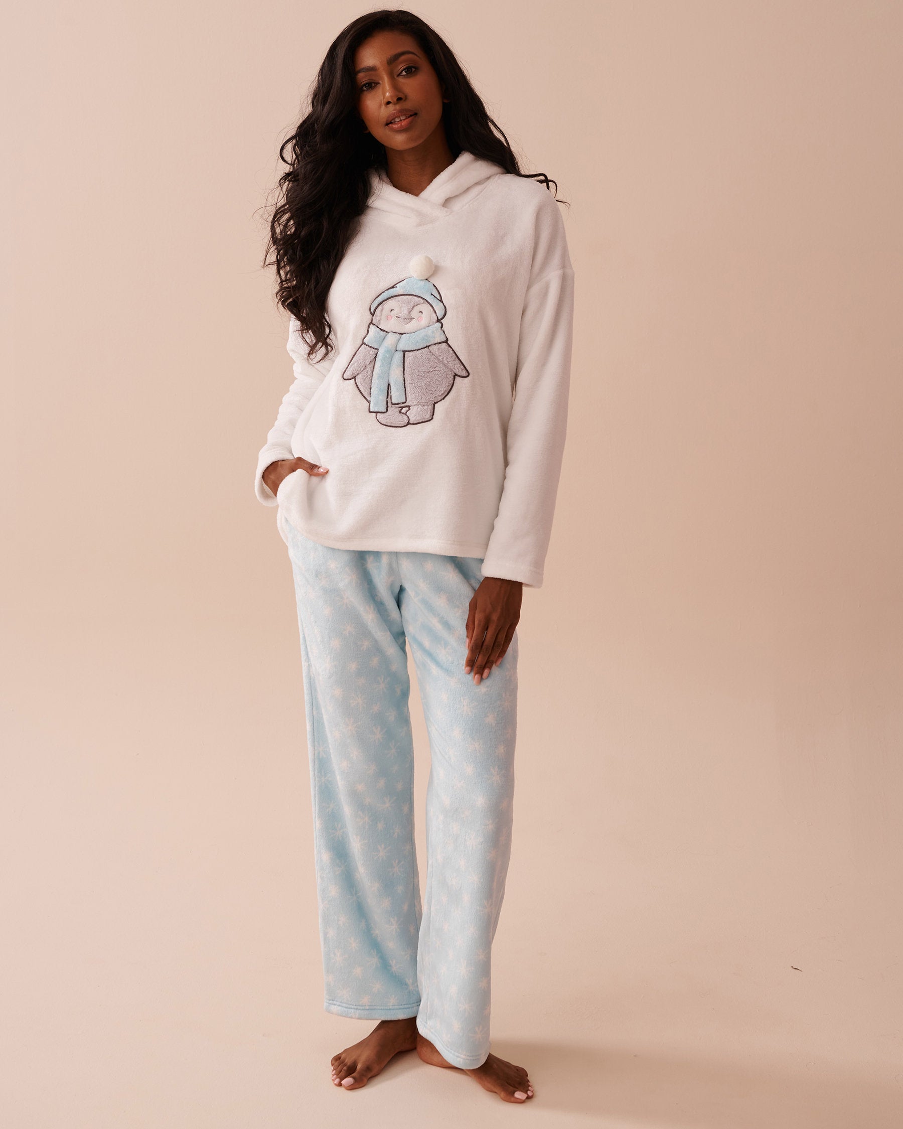 Penguin & Snowflake Print Soft Plush PJ Set_40400076_P40389_01