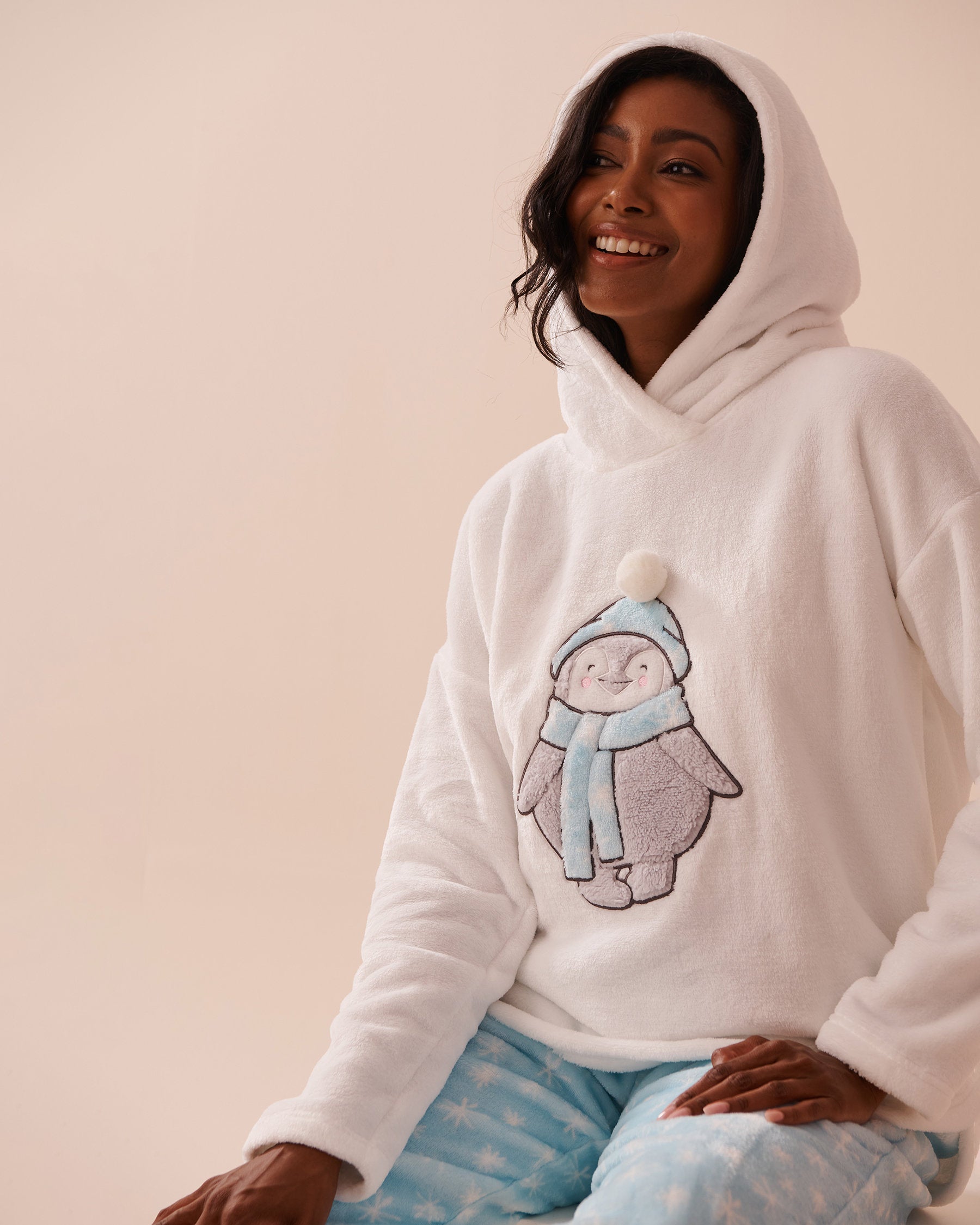 Penguin & Snowflake Print Soft Plush PJ Set_40400076_P40389_03