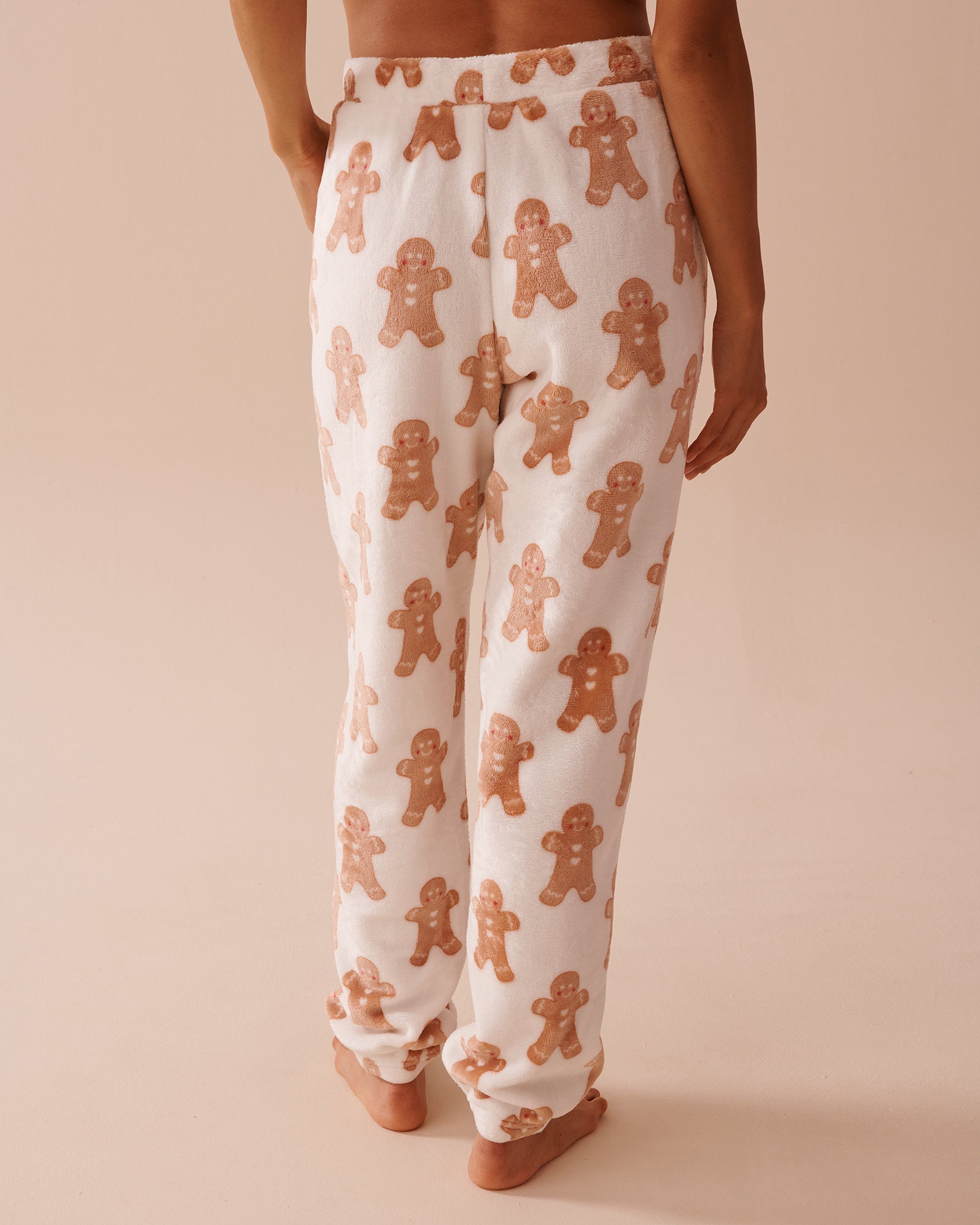 Gingerbread Print Soft Plush PJ Set_40400077_P10452_05
