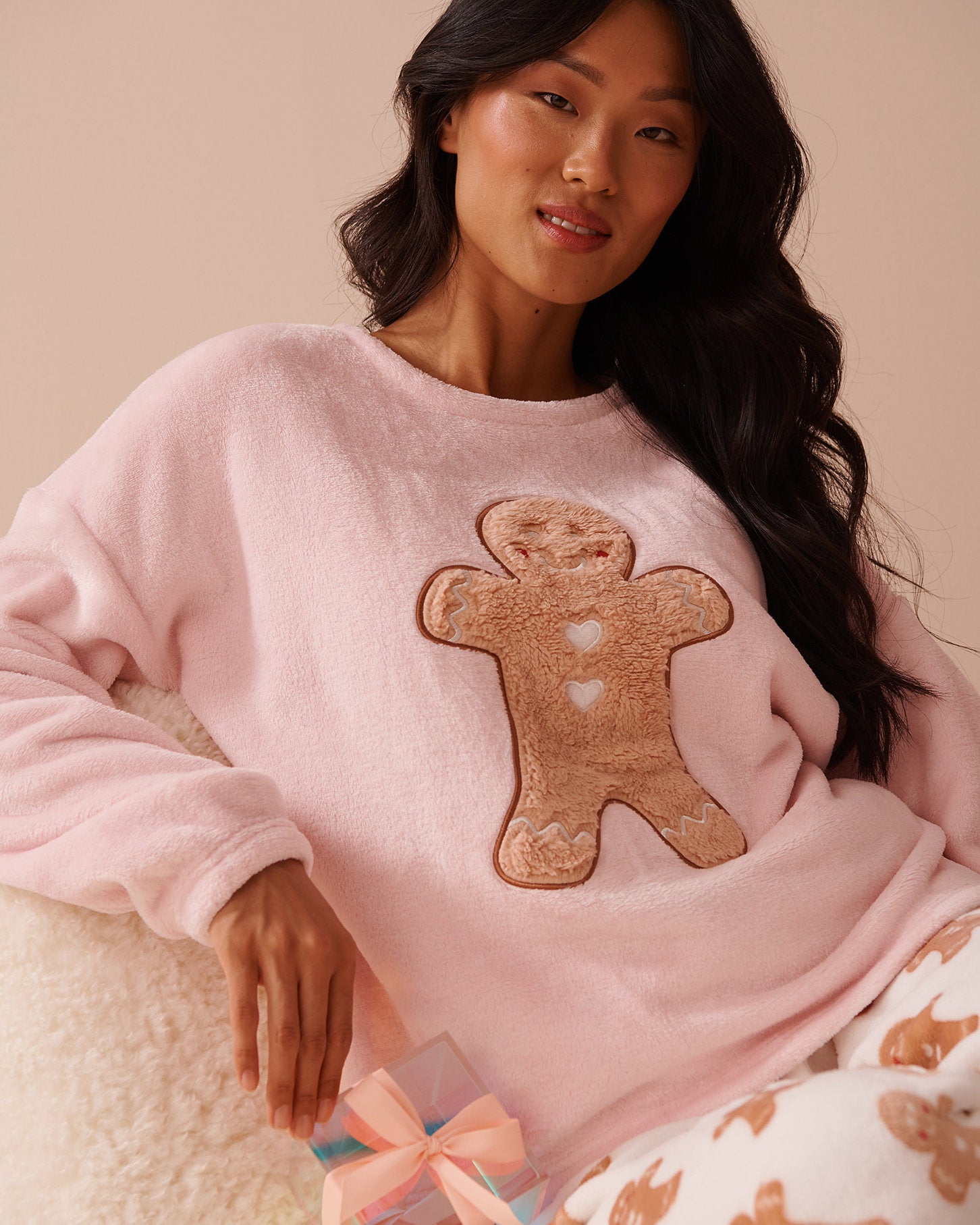 Gingerbread Print Soft Plush PJ Set_40400077_P10452_06