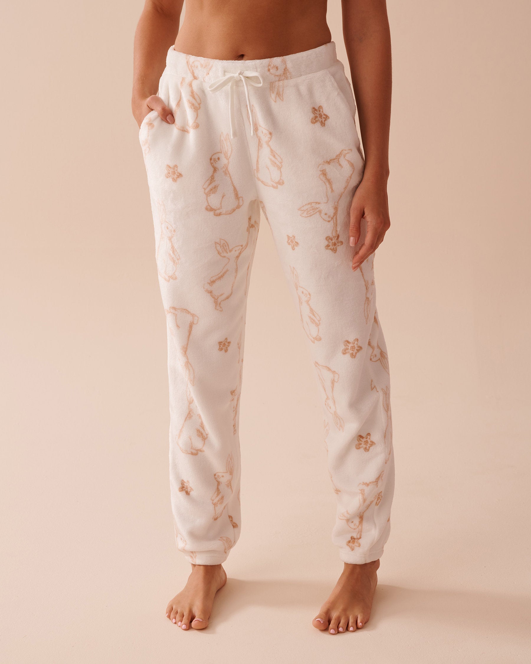 Rabbit Print Soft Plush PJ Set_40400079_P10457_04