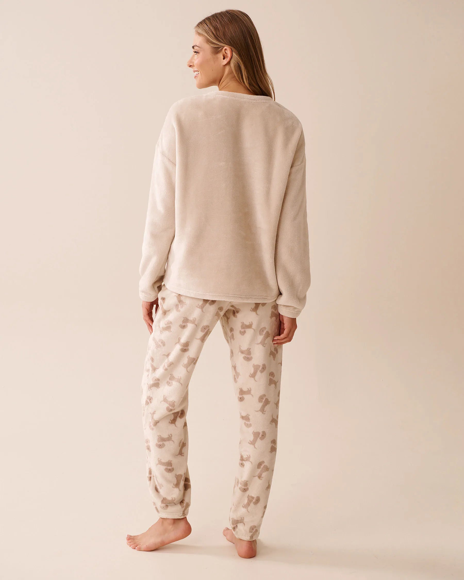 La Vie en Rose_Pumice Stone Dachshund_Dachshund Print Soft Plush Pj Set_40400085_P00453_04