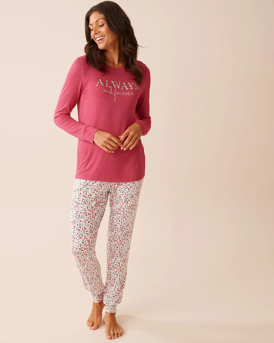 La Vie en Rose_Snow White Carmine Ditsy_Red Floral Print Long Sleeve Pj Set_40400088_P10534_02