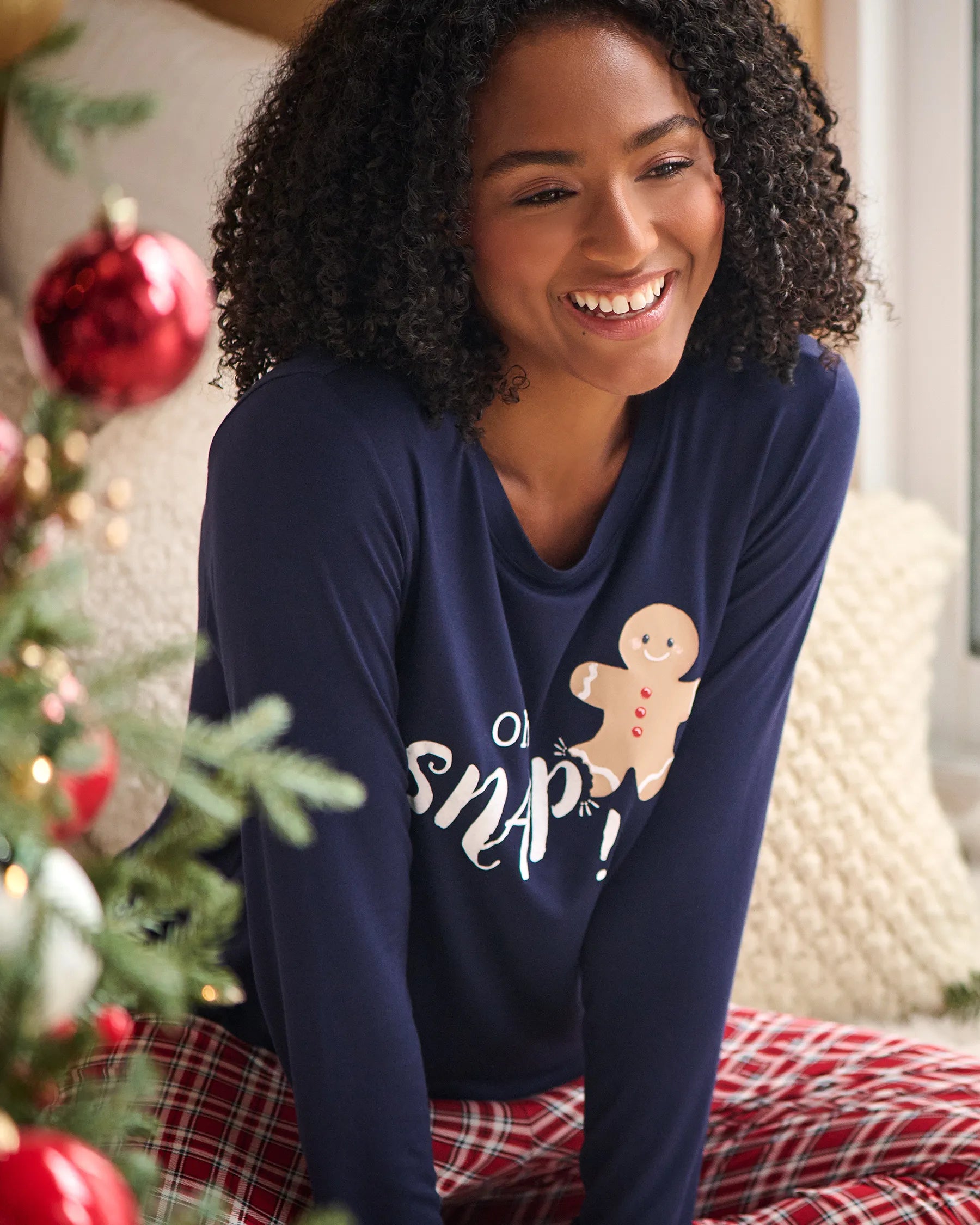 La Vie en Rose_Savvy Red Tiny Plaid_Gingerbread Print Long Sleeve Pj Set_40400088_P60408_03