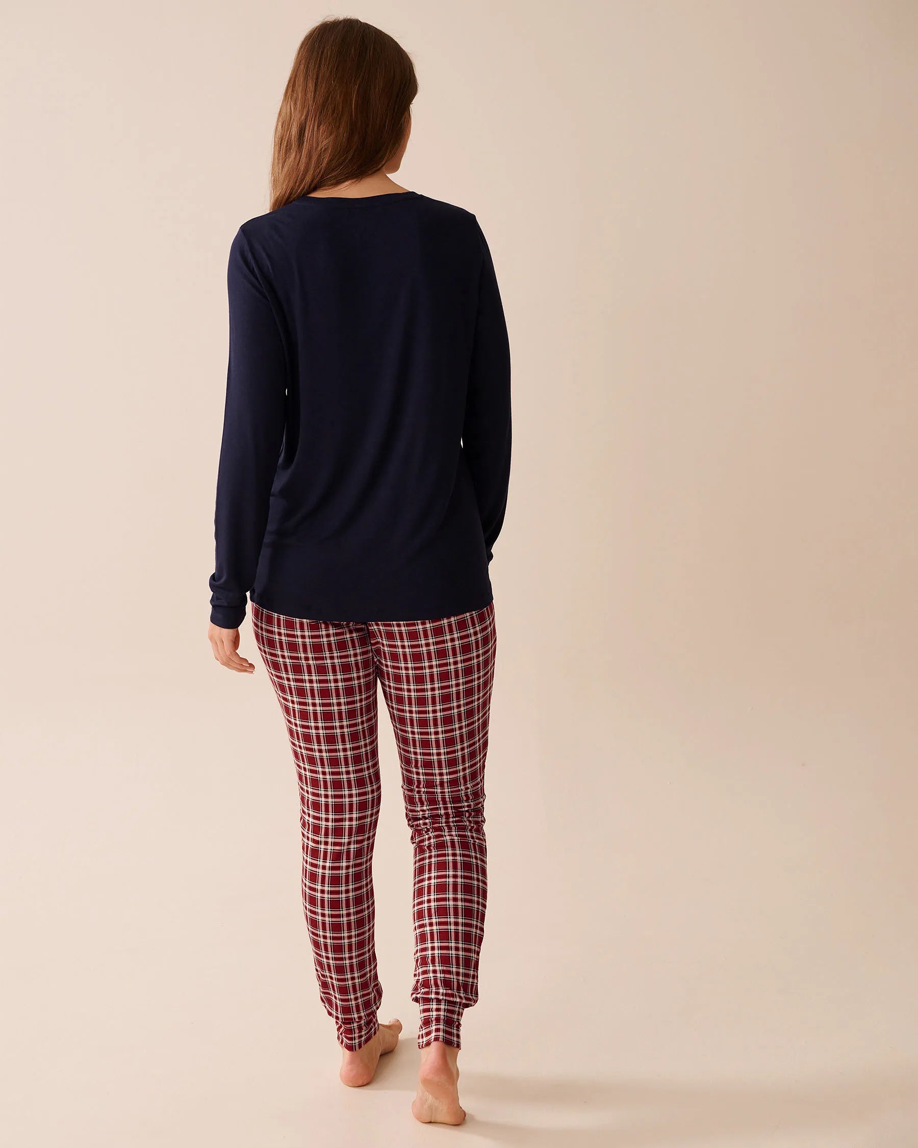 La Vie en Rose_Savvy Red Tiny Plaid_Gingerbread Print Long Sleeve Pj Set_40400088_P60408_05