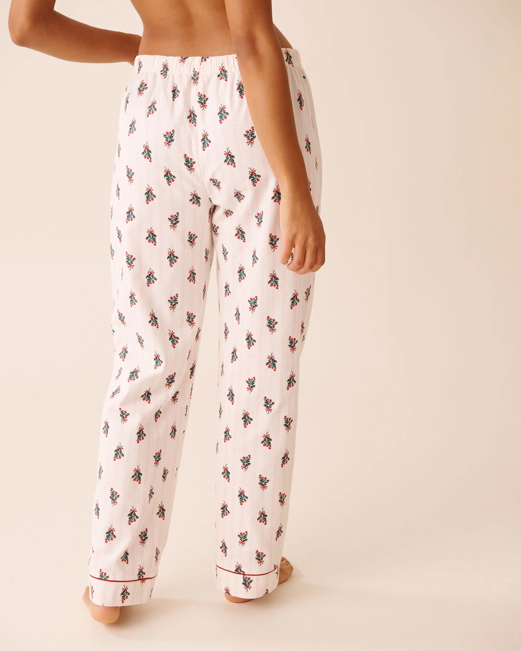 La Vie en Rose_Snow White Bouquet_Floral Bouquet Print Flannel Pj Set_40400089_P10538_05