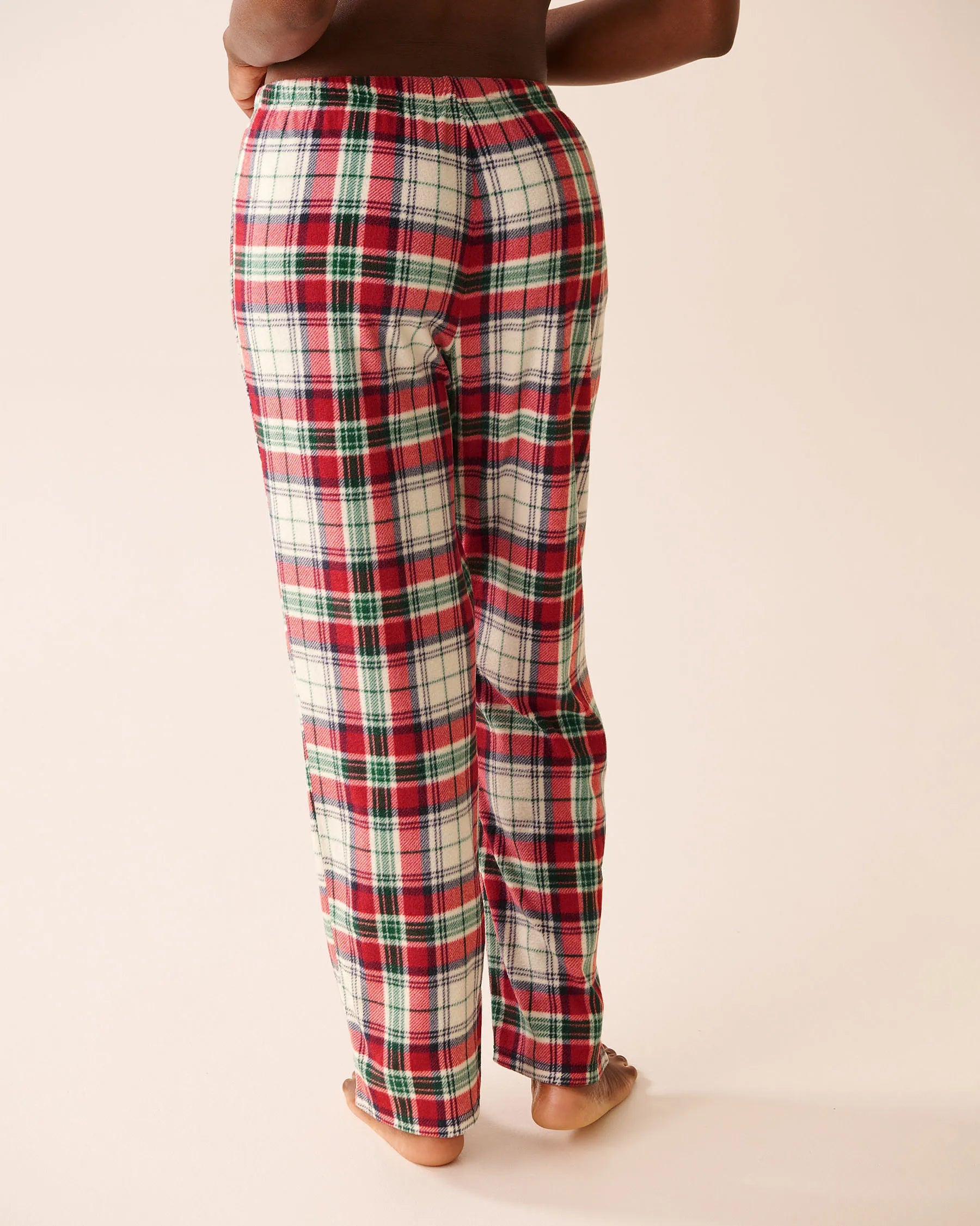 La Vie en Rose_Snow White Savvy Plaid_Red Plaid Microfleece Pj Set_40400090_P10540_05