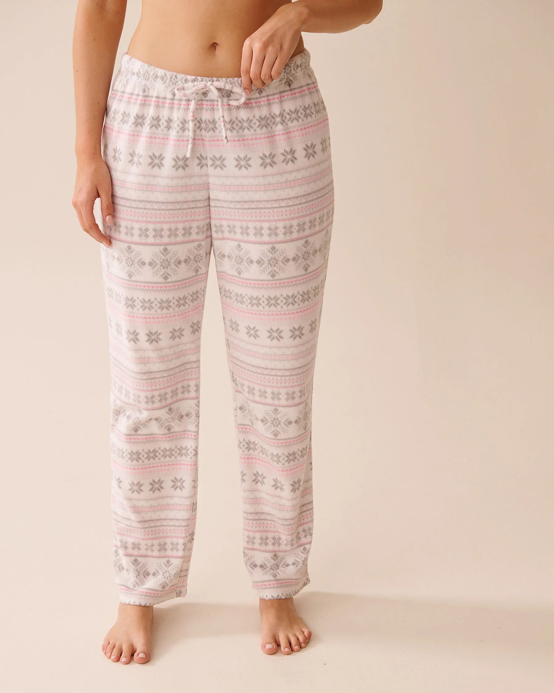 La Vie en Rose_Snow White Pink Nordic_Fair Isle Print Micropolar Pj Set_40400090_P10547_04