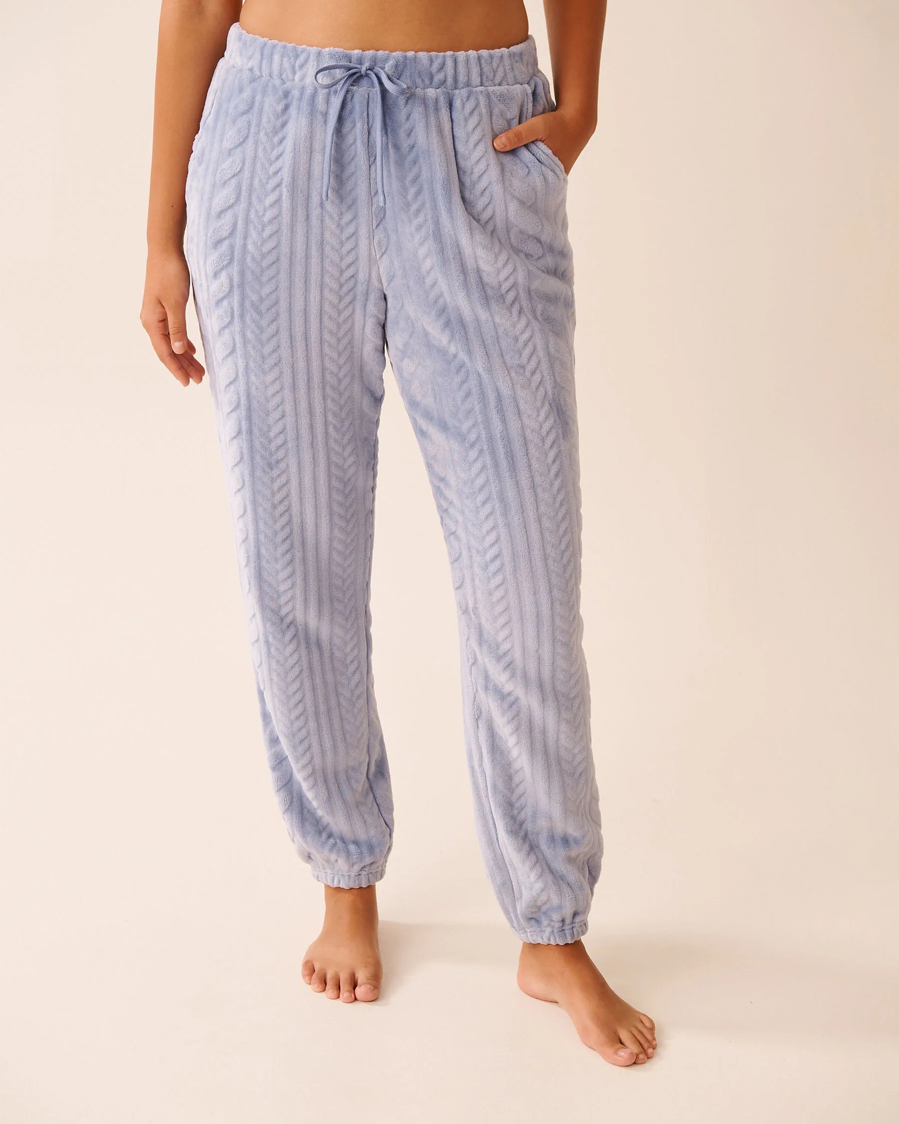 La Vie en Rose_Stonewash Cable_Sheep Print Soft Plush Pj Set_40400092_P40520_04