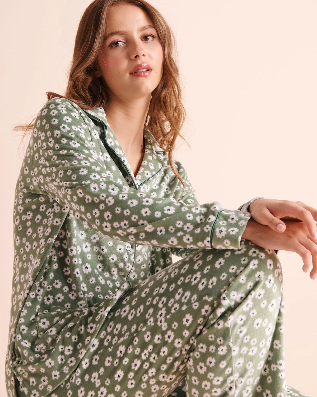 La Vie en Rose Green Milieu Flowers Women Floral Print Plush Velour Pajama Set SKU: 40400100_P30164 Image 03