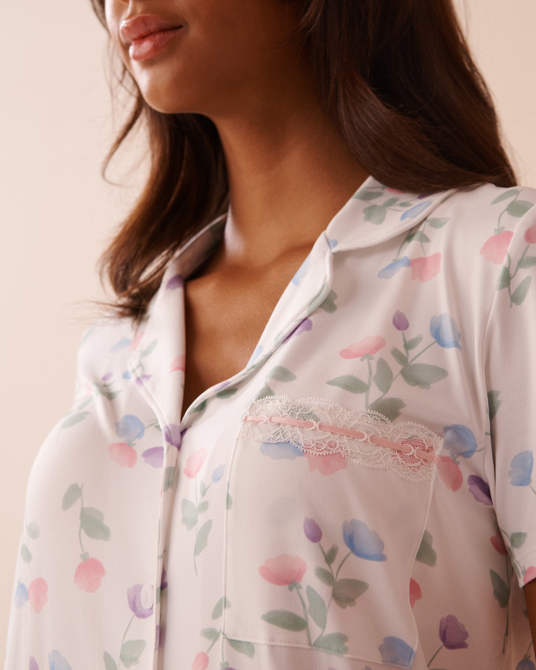La Vie en Rose_Tulip Print Super Soft Button-Down Sleepshirt_40500406_P10465_03