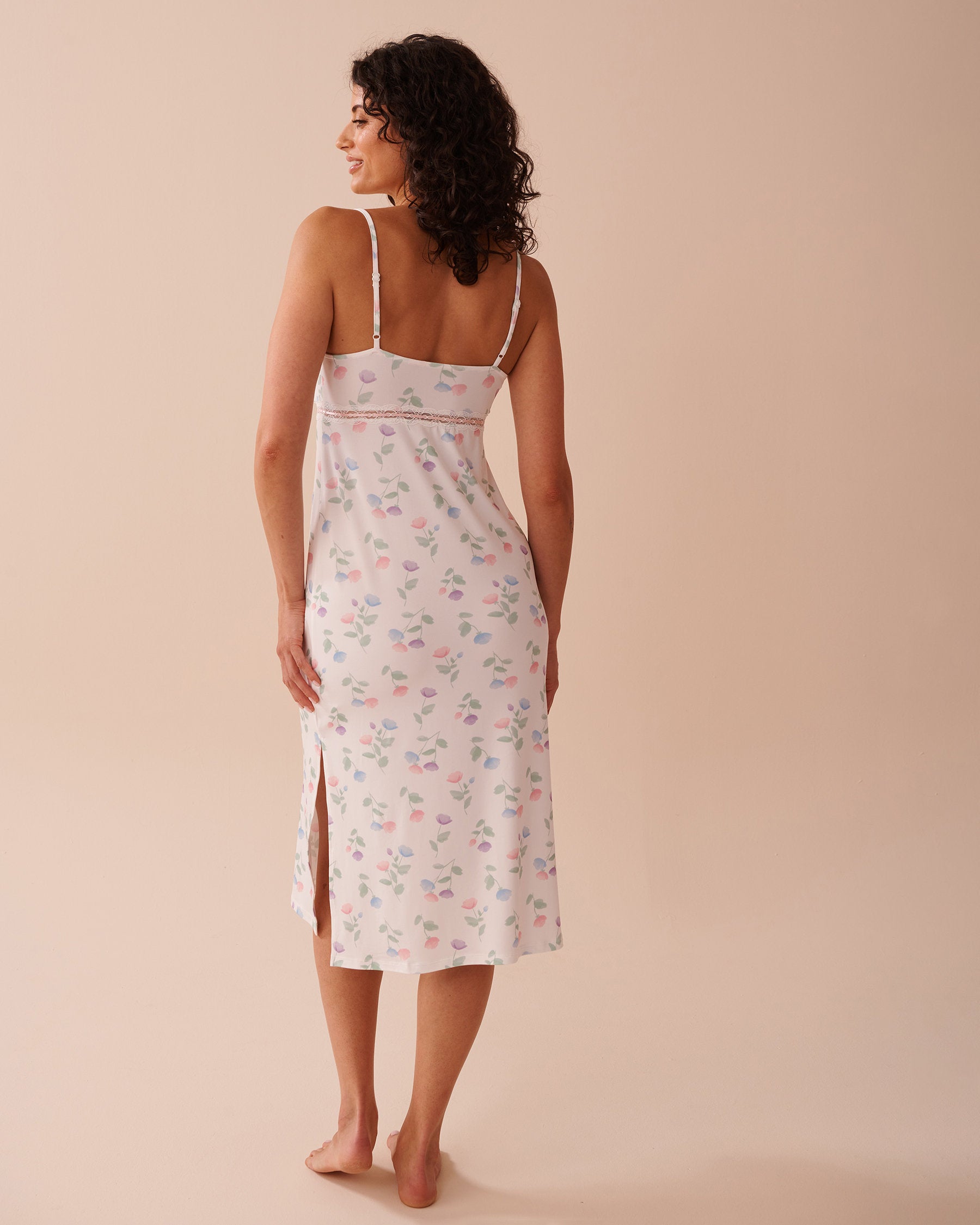 La Vie en Rose_Tulip Print Super Soft Long Nightie_40500407_P10465_02