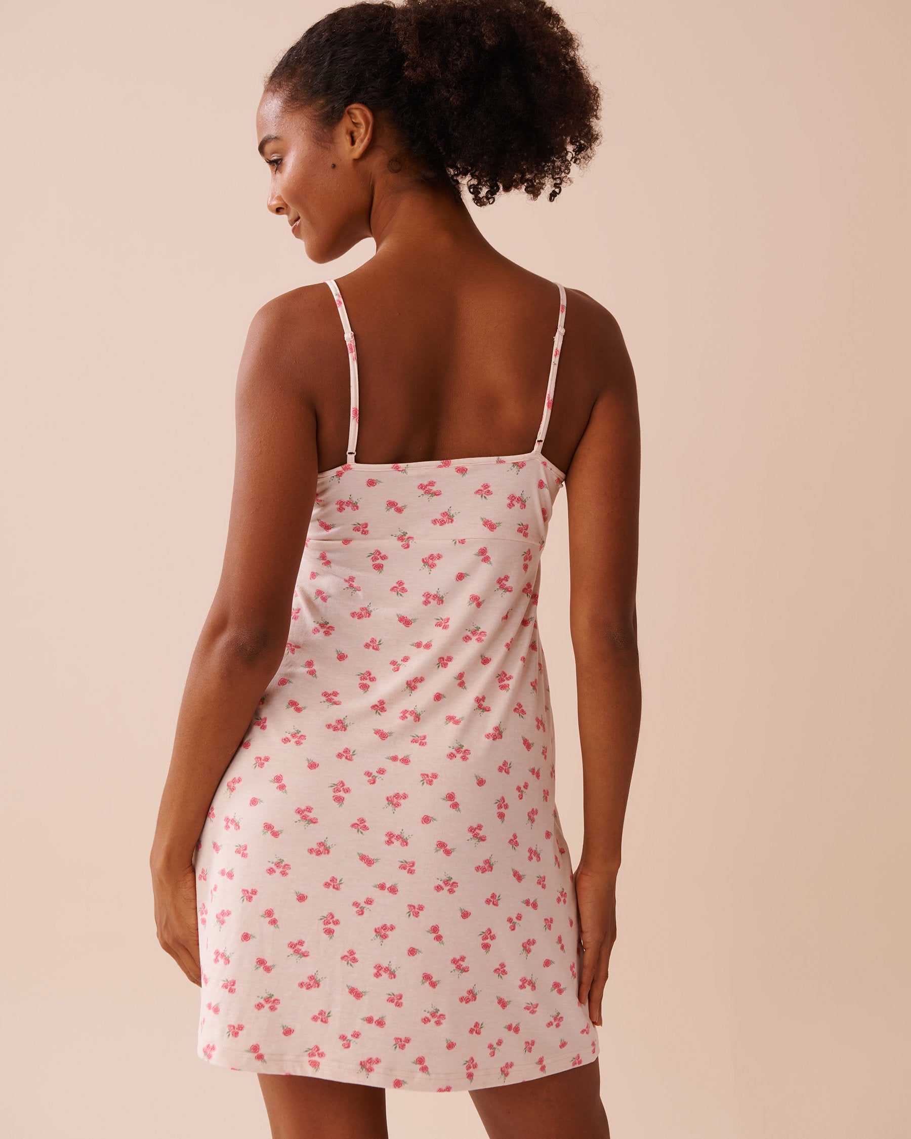 La Vie en Rose_Rose Print Super Soft Nightie_40500408_P20065_02