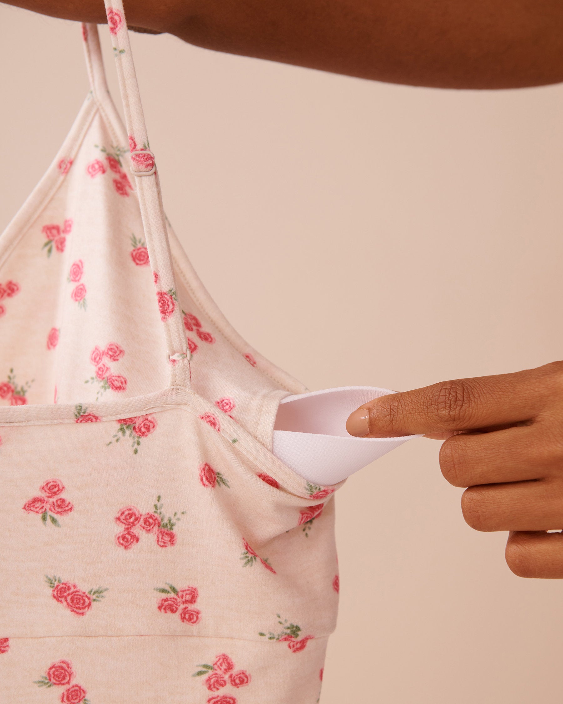 La Vie en Rose_Rose Print Super Soft Nightie_40500408_P20065_04