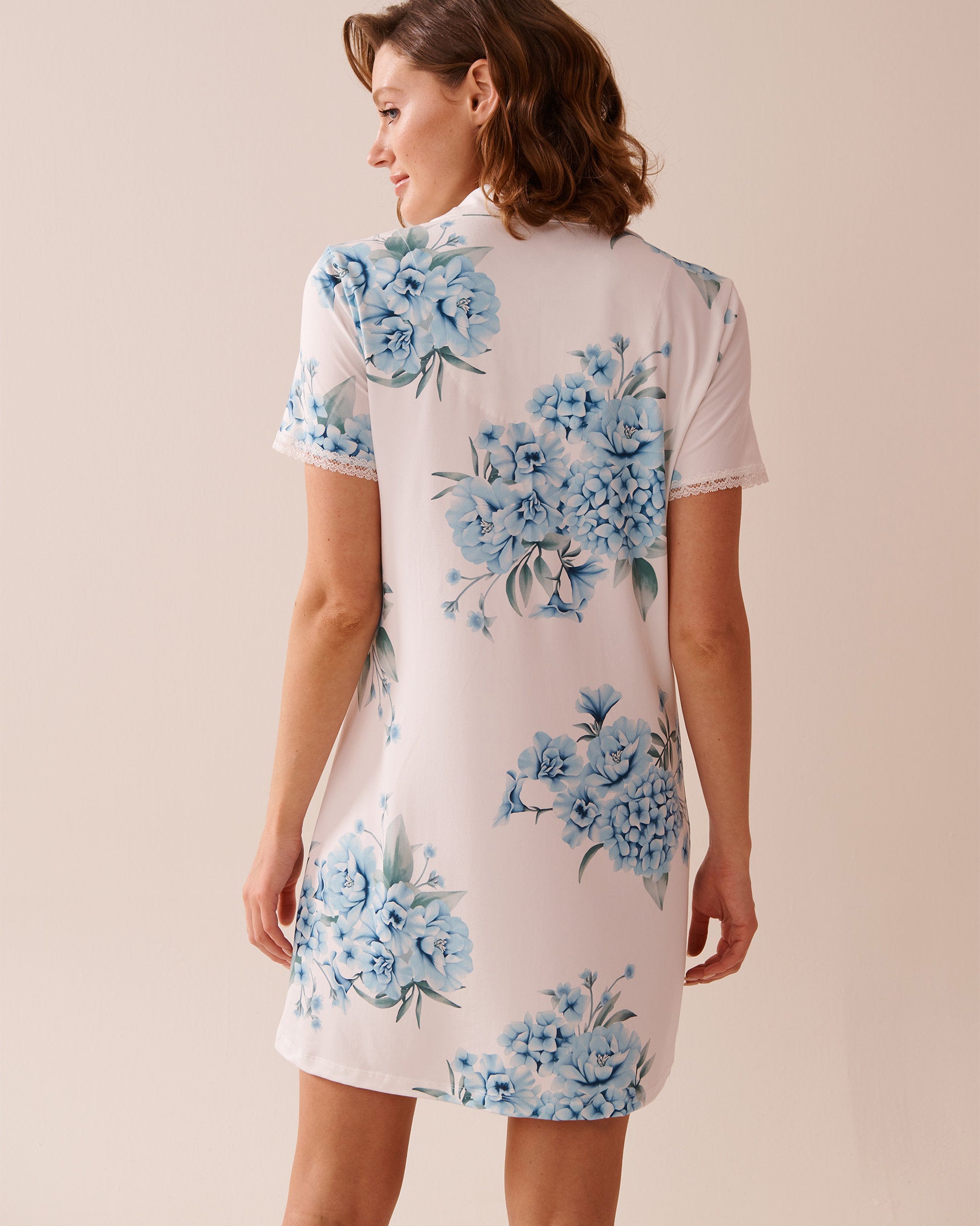 La Vie en Rose_Hydrangea Print Super Soft Button-Down Sleepshirt_40500418_P10483_02