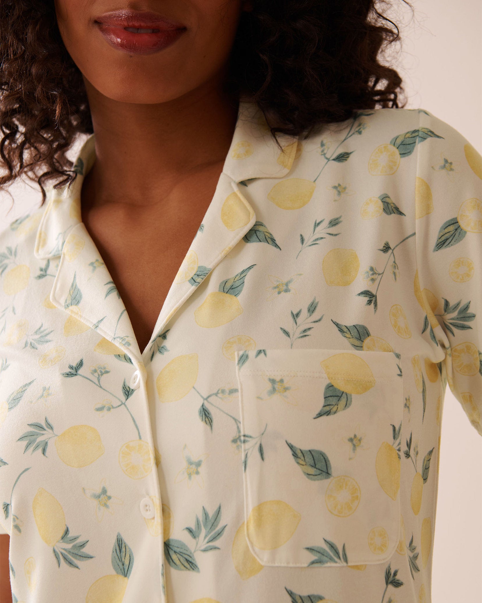 La Vie en Rose_Lemon Print Super Soft Button-Down Sleepshirt_40500424_P10480_03