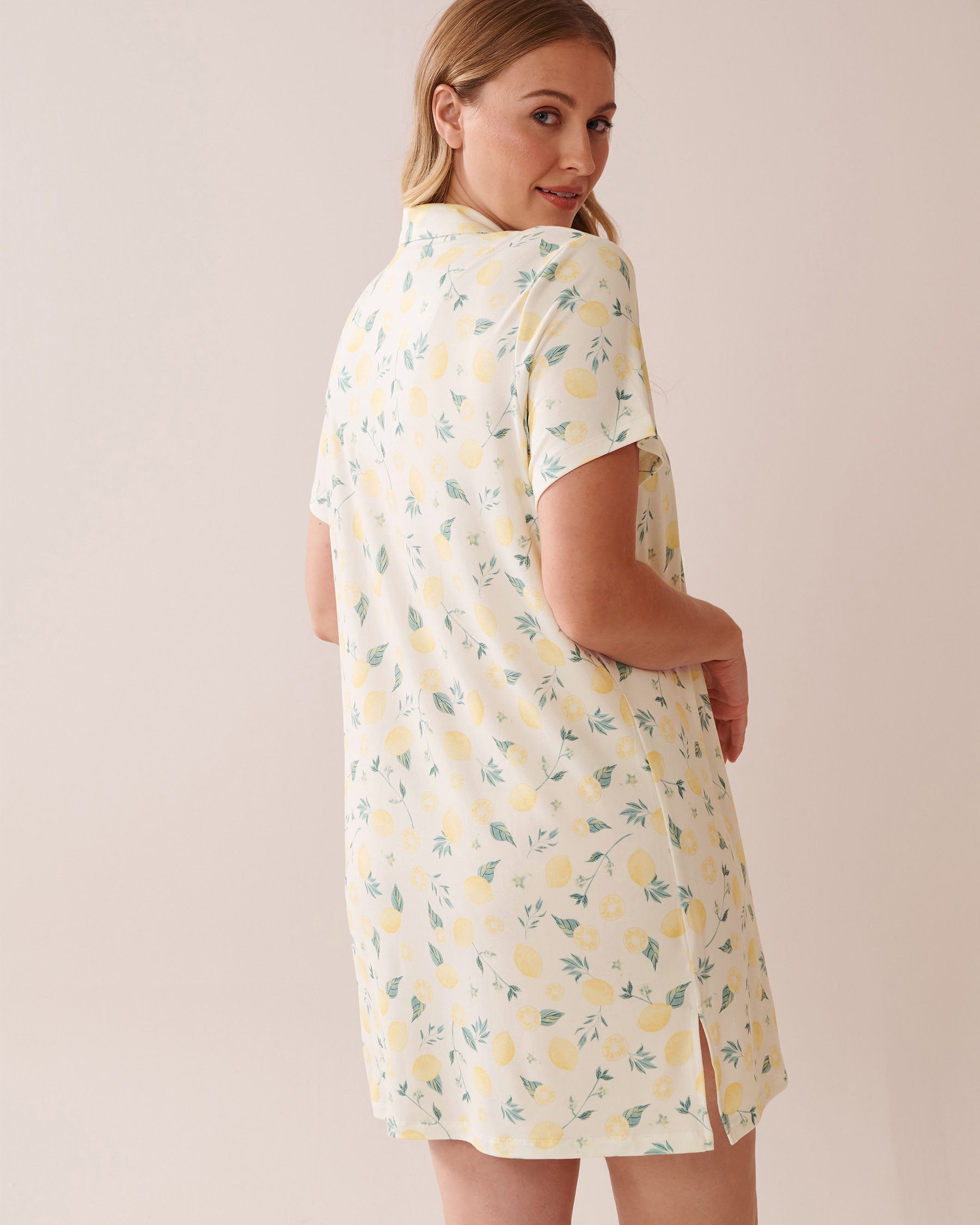 La Vie en Rose_Lemon Print Super Soft Button-Down Sleepshirt_40500424_P10480_05
