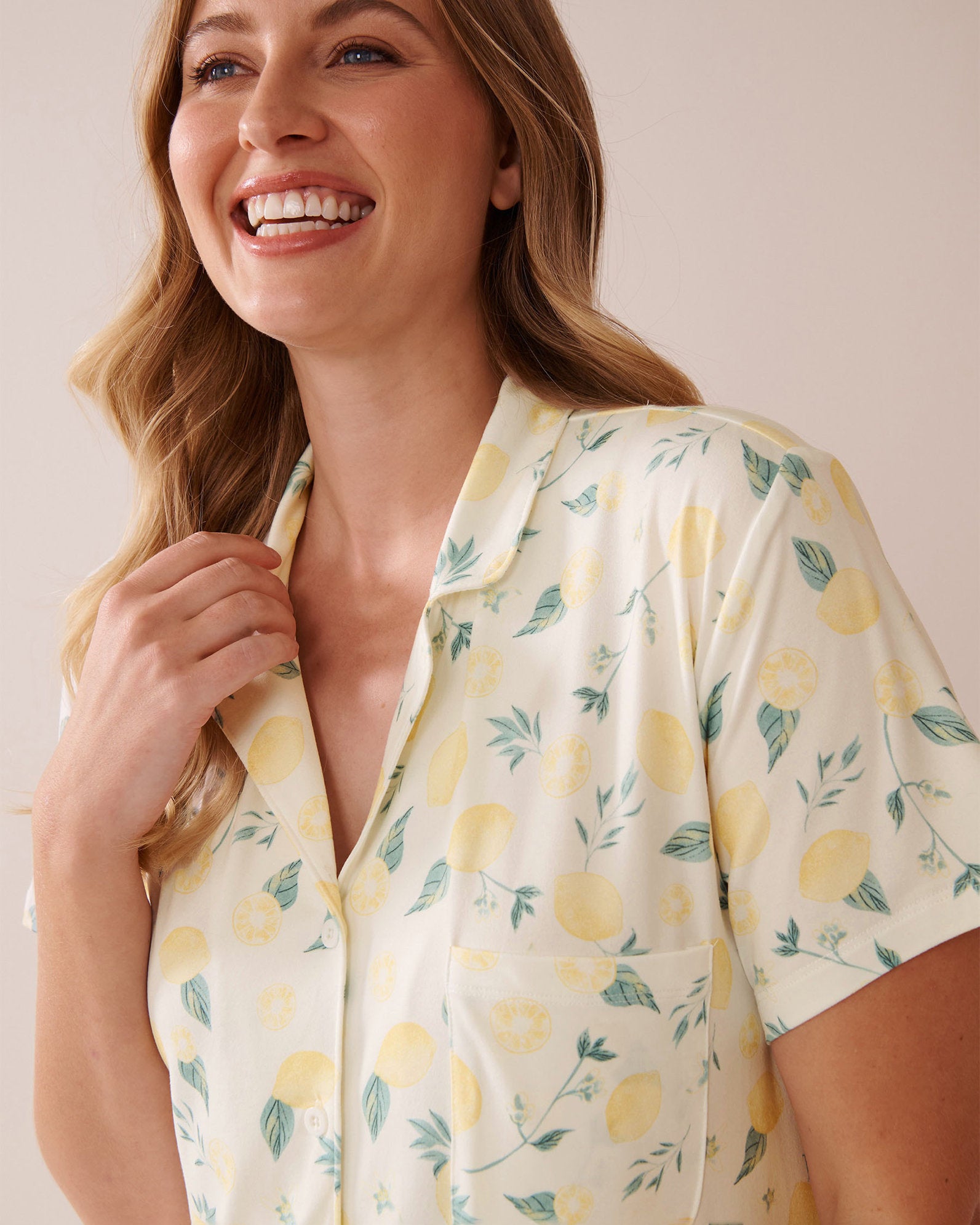La Vie en Rose_Lemon Print Super Soft Button-Down Sleepshirt_40500424_P10480_06