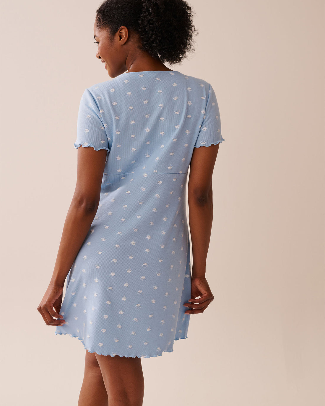 La Vie en Rose_Powder Blue Crown_Crown Print Ribbed Short Sleeve Sleepshirt_40500439_P40468_02