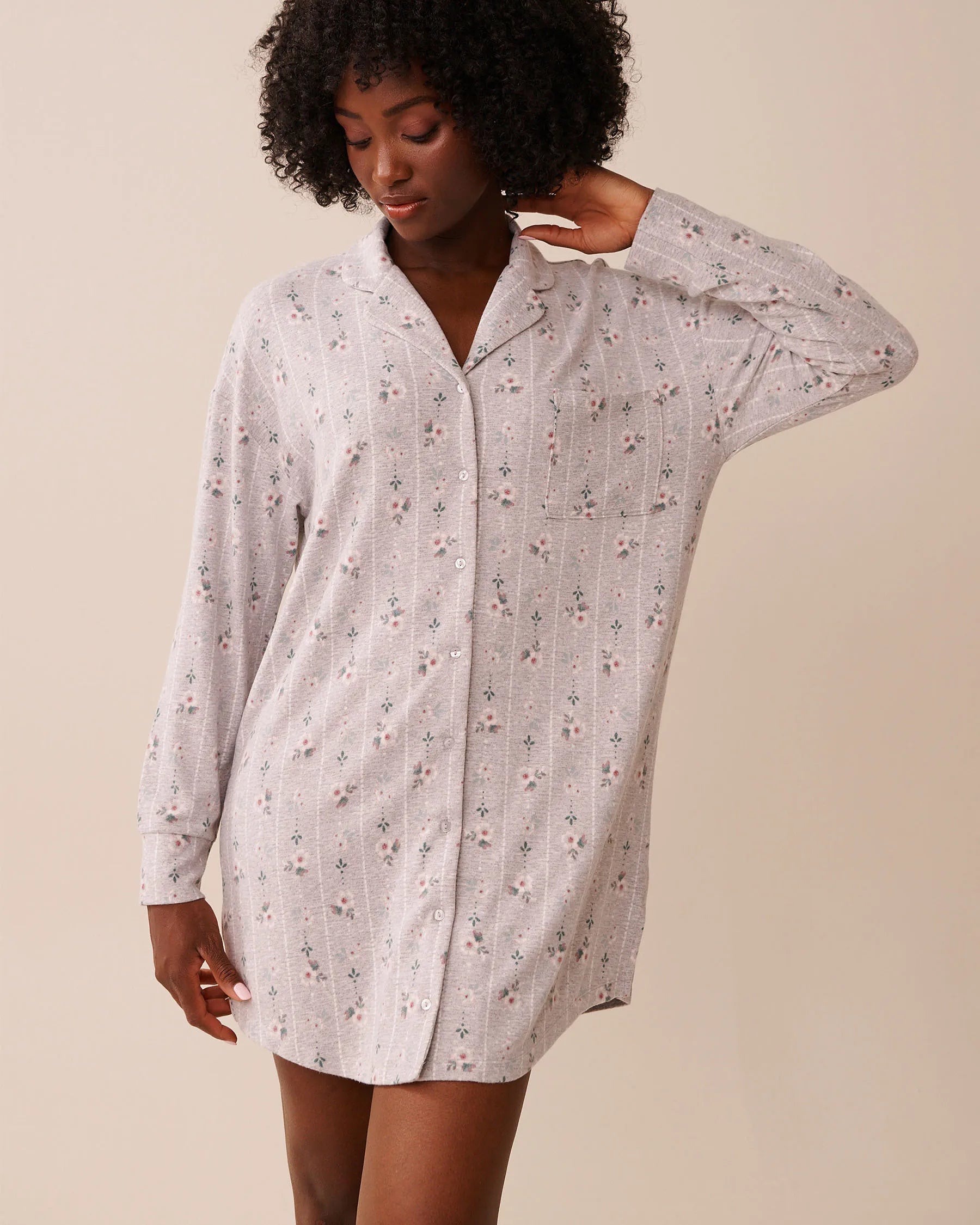 La Vie en Rose_Comfy Grey Mix Floral_Floral Print Recycled Fibers Button-Down Sleepshir_40500447_P00451_01