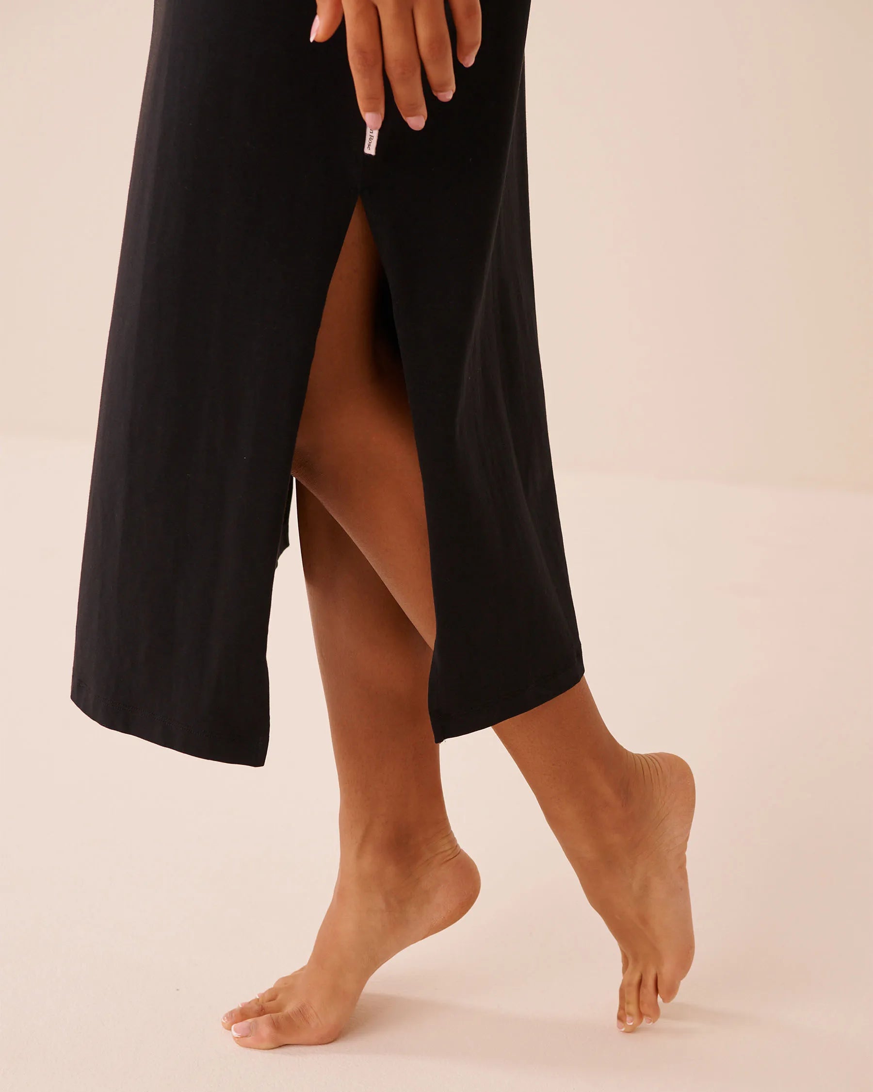 La Vie en Rose Black Beauty Women Cotton Long Nightie with Shelf Bra SKU: 40500486_00001 Image 03