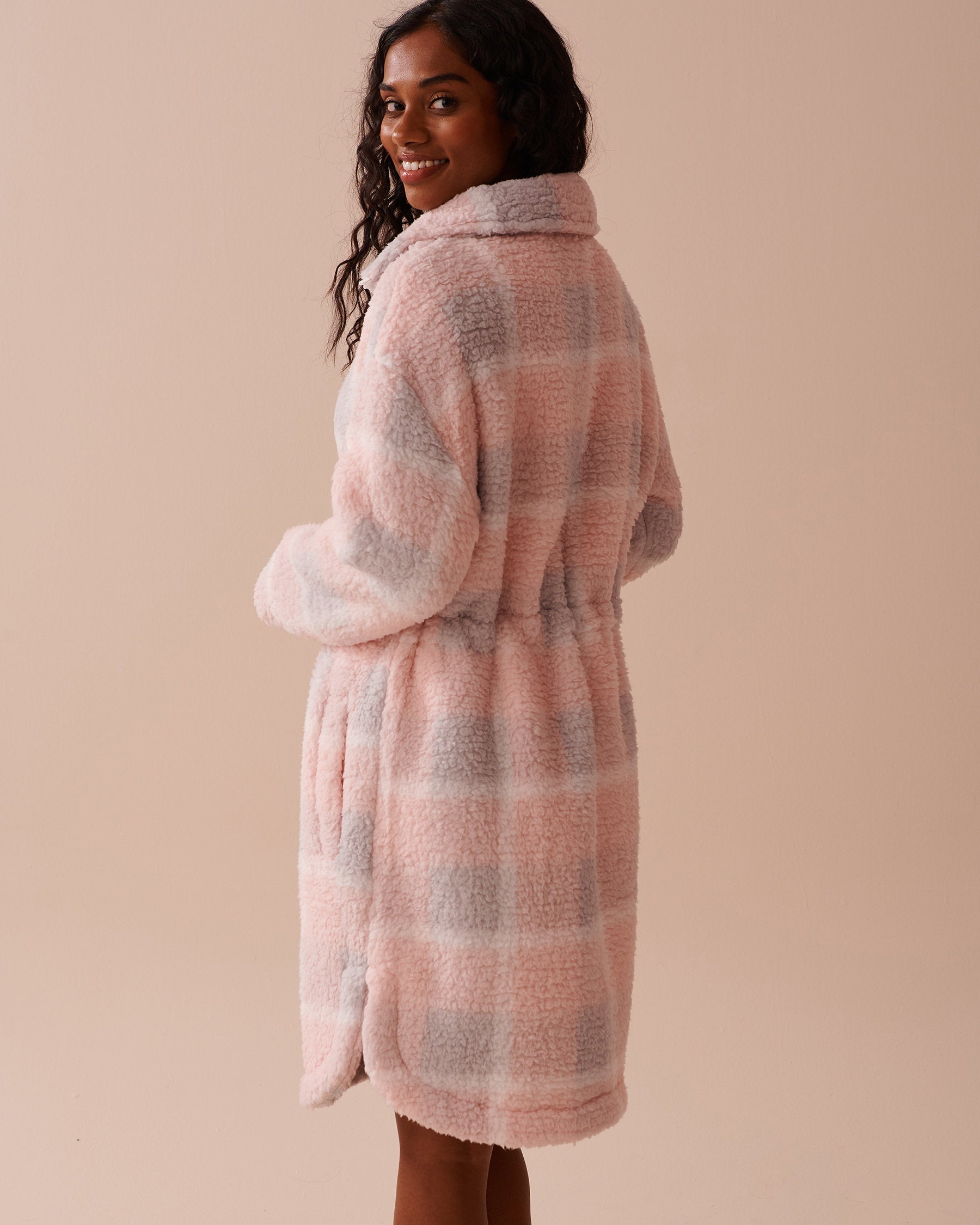 Zip-up Funnel Neck Sherpa Robe_40600186_P60299_02