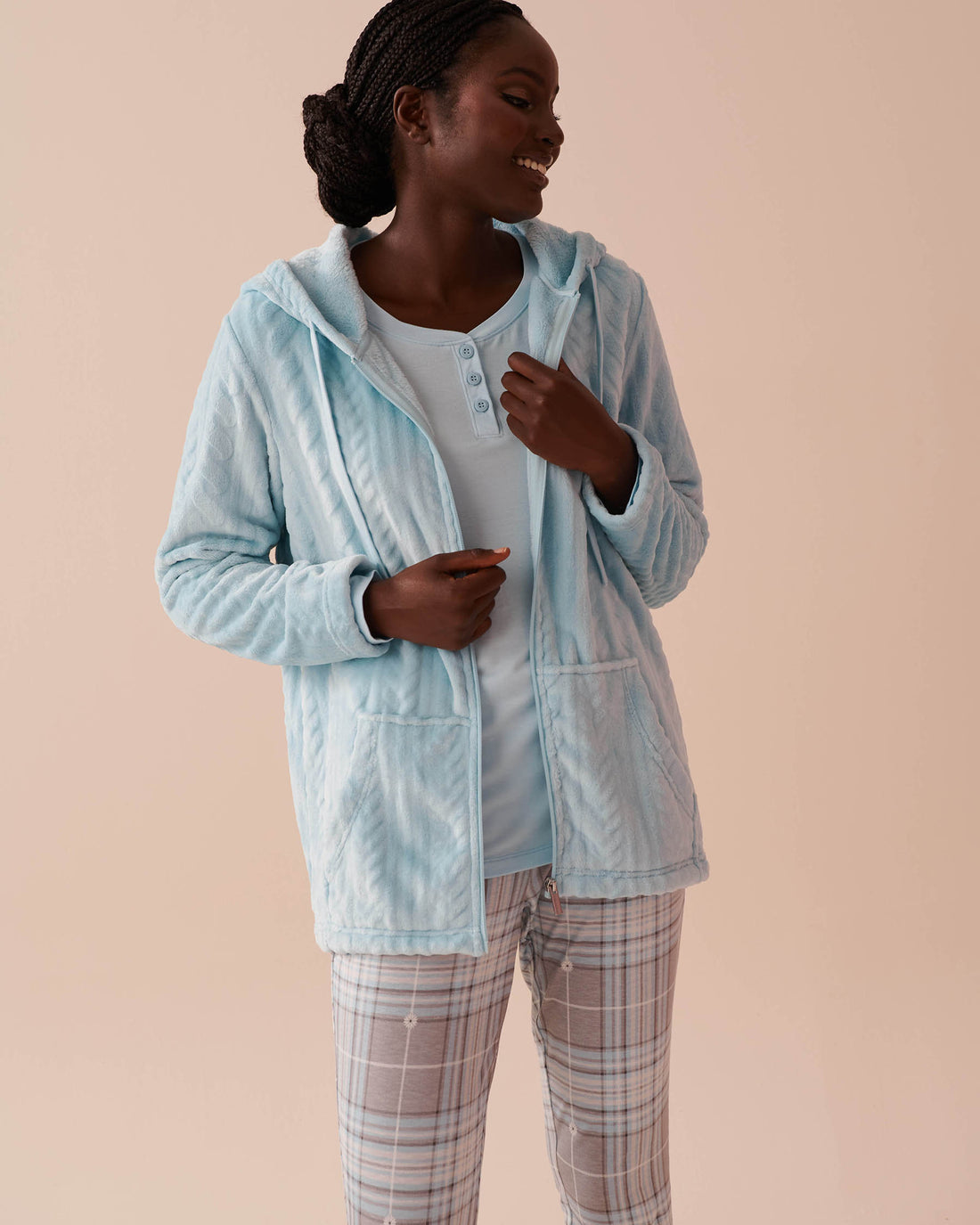 Recycled Fibers Cable Effect Soft Hooded Cardigan_40600189_P40391_04