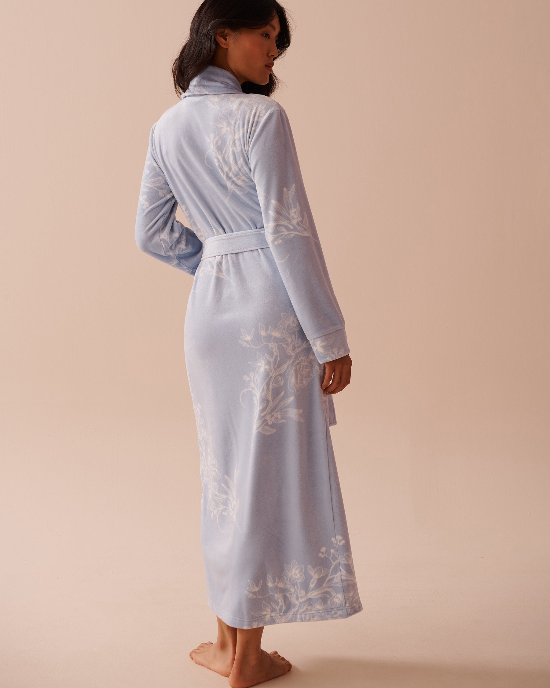 Velvety Softness Long Robe_40600196_P40399_02