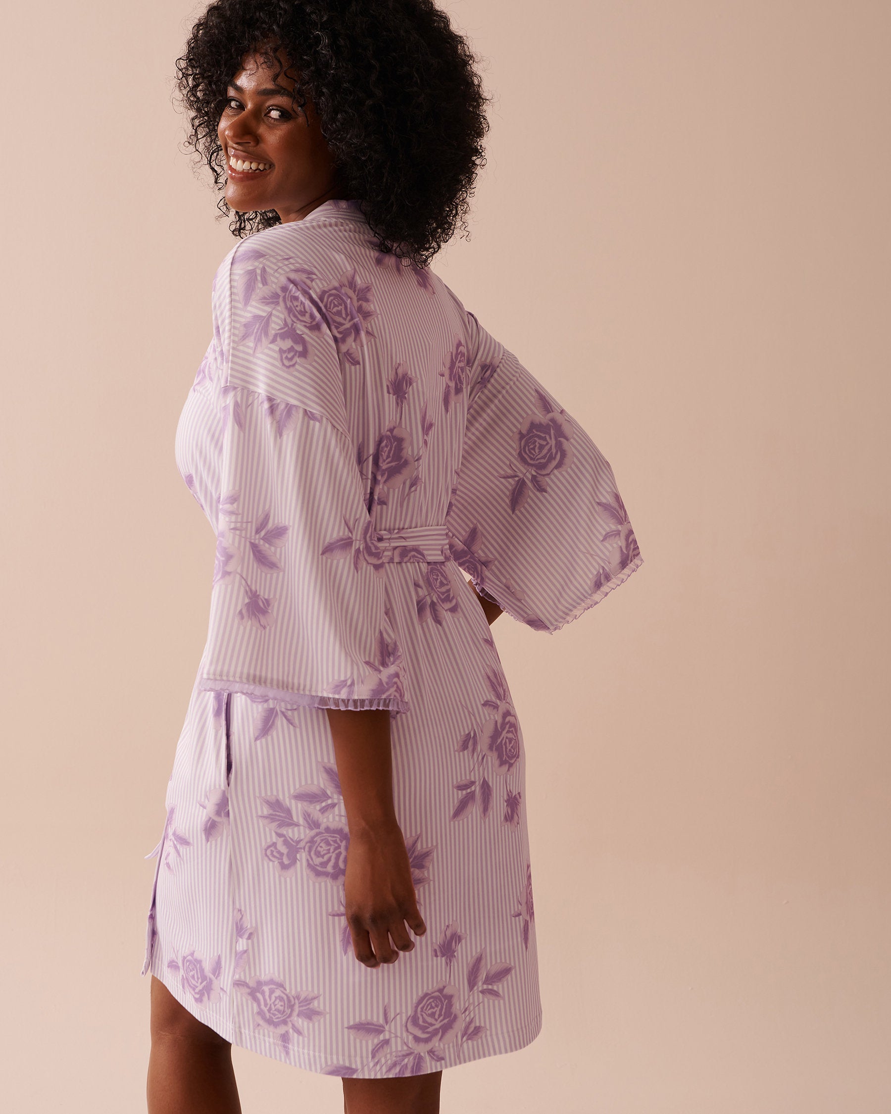 La Vie en Rose_Lilac Rose Print Super Soft Kimono_40600200_P50087_06