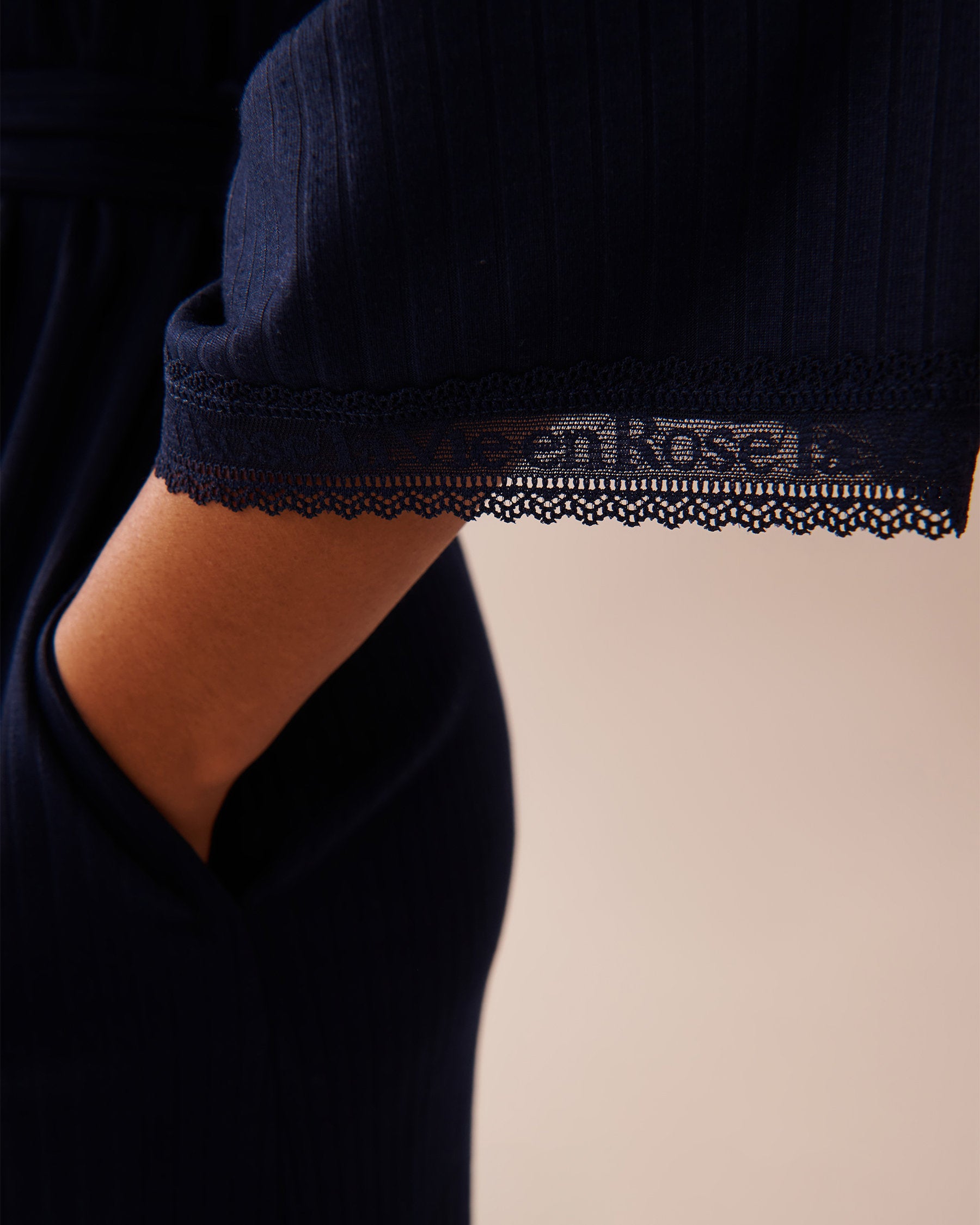 La Vie en Rose_Lace Trim Ribbed Jersey Kimono_40600202_40099_07