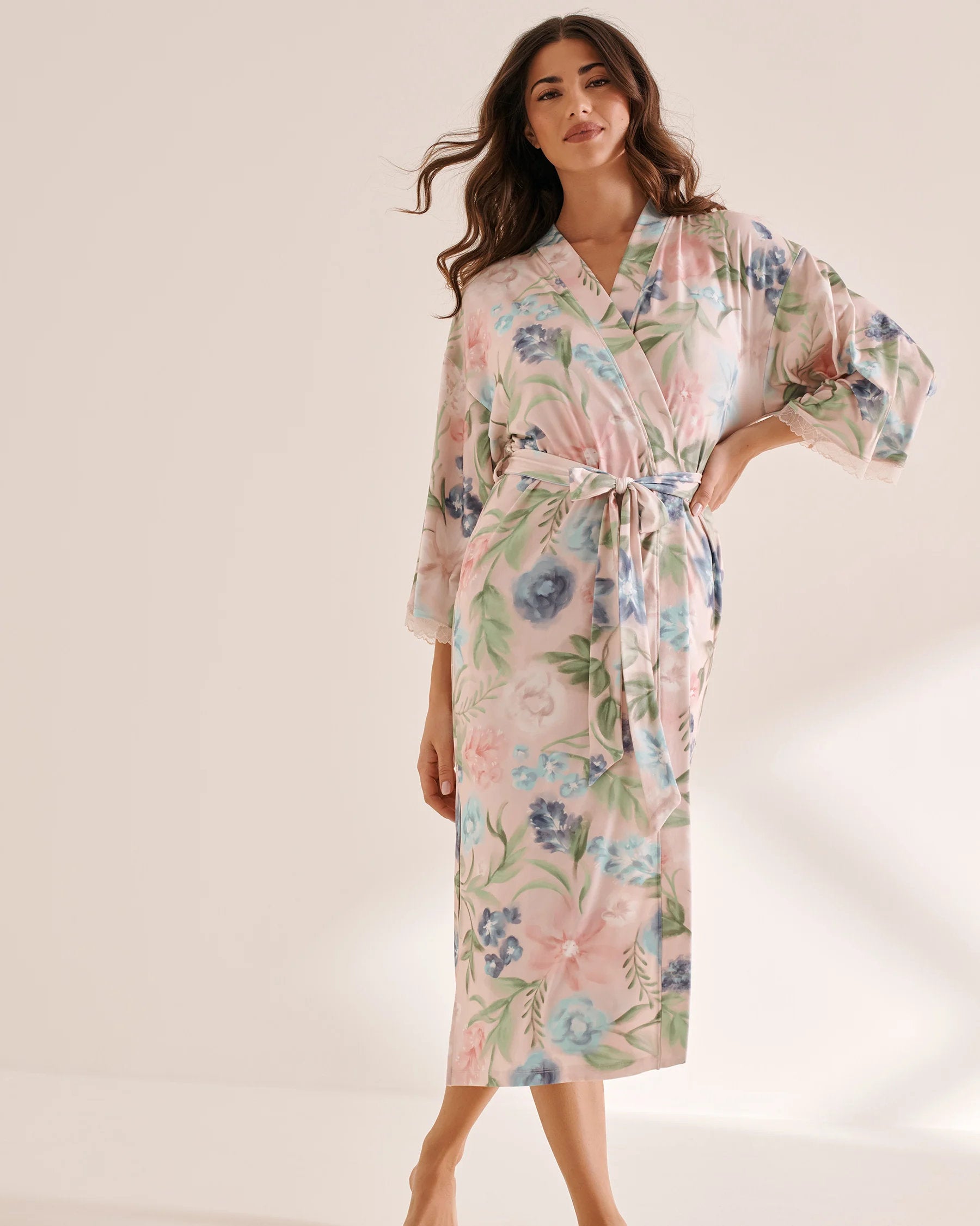 La Vie en Rose_Watercolour Flower Print Super Soft Kimono_40600205_p60362_01