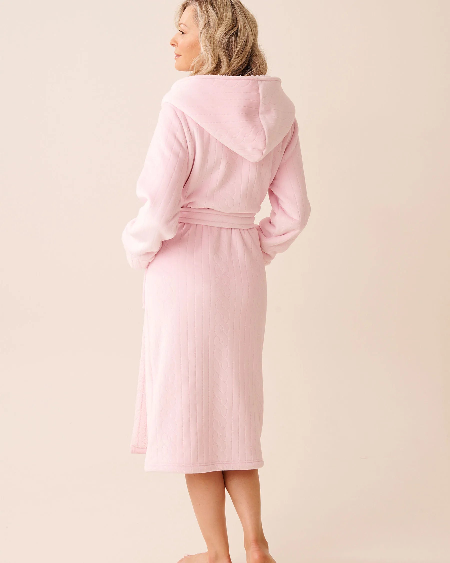 La Vie en Rose_Pink Cable_Luxury Edition Luxurious Hooded Robe_40600218_P60426_03