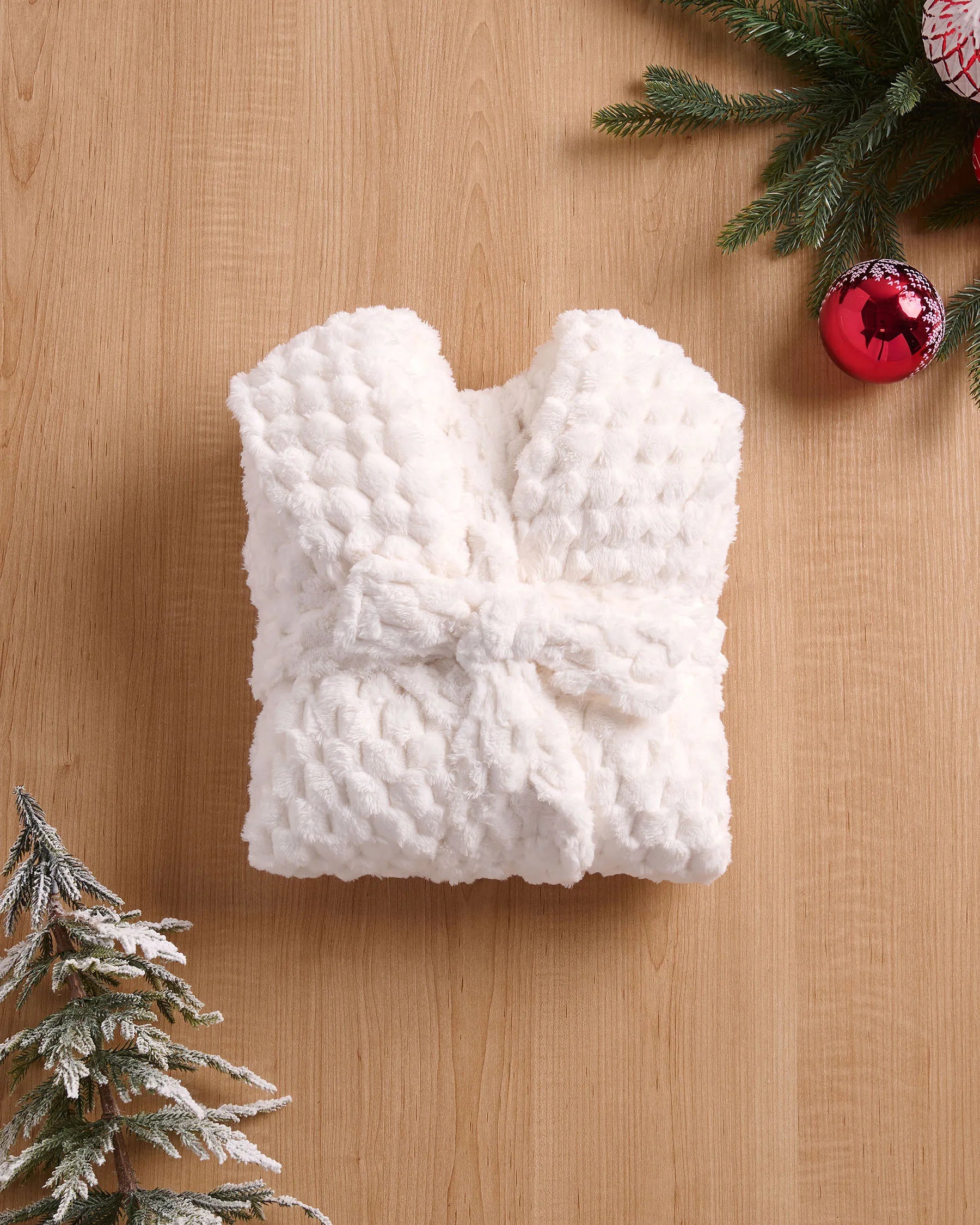 La Vie en Rose_Snow White_Soft Plush Quilted Effect Robe_40600219_10011_04