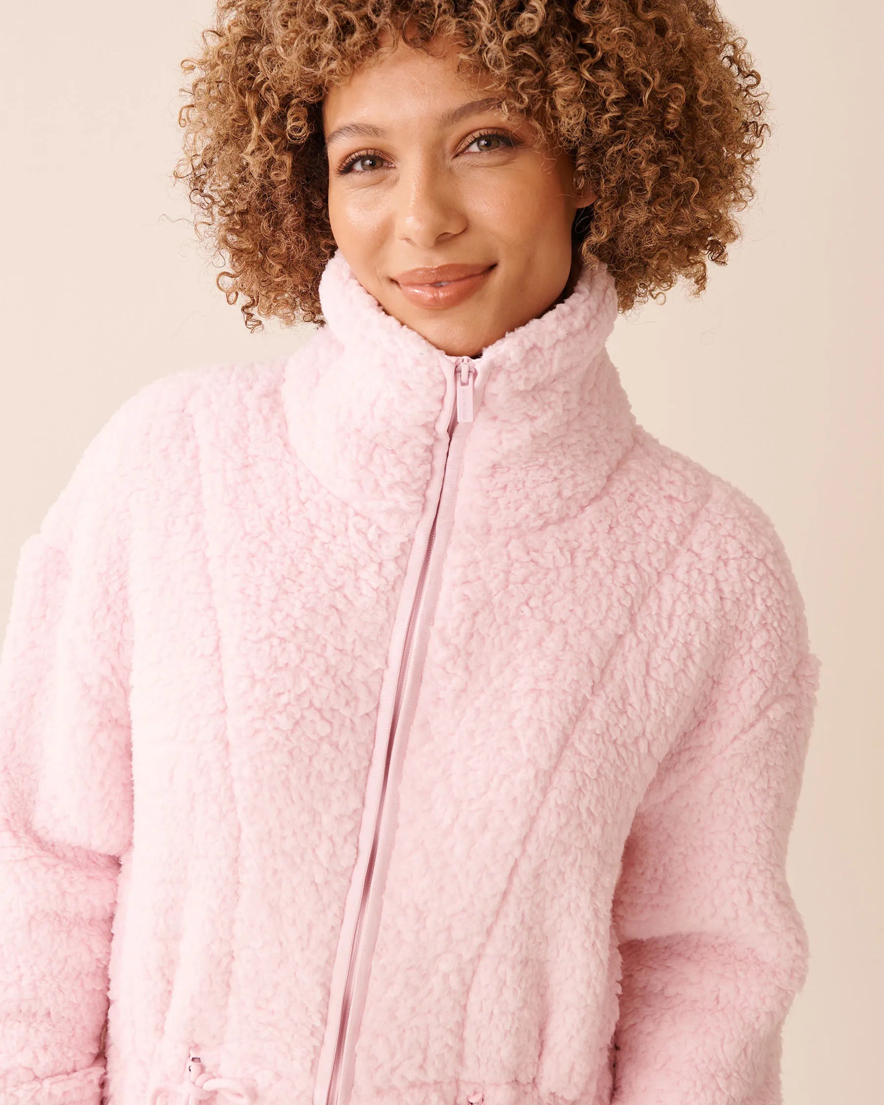 La Vie en Rose_Cherry Blossom_Zip-up Funnel Neck Sherpa Robe_40600221_60074_06