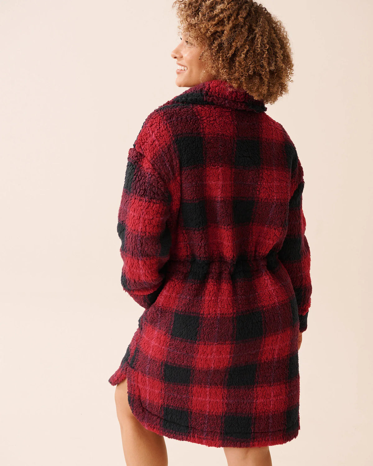 La Vie en Rose_Black & Savvy Red Plaid_Zip-up Funnel Neck Sherpa Robe_40600221_P60421_02