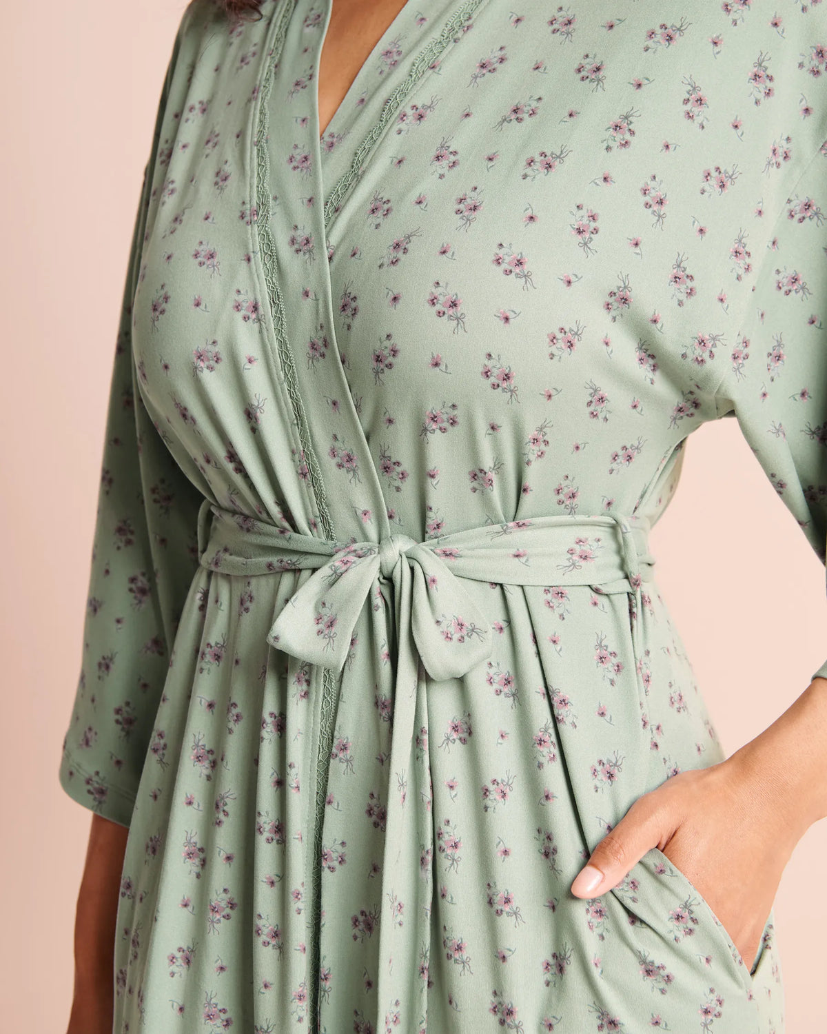 La Vie en Rose Green Milieu Flowers Women Floral Bouquet Print Lace-Trim Super Soft Kimono SKU: 40600235_P30165 Image 03