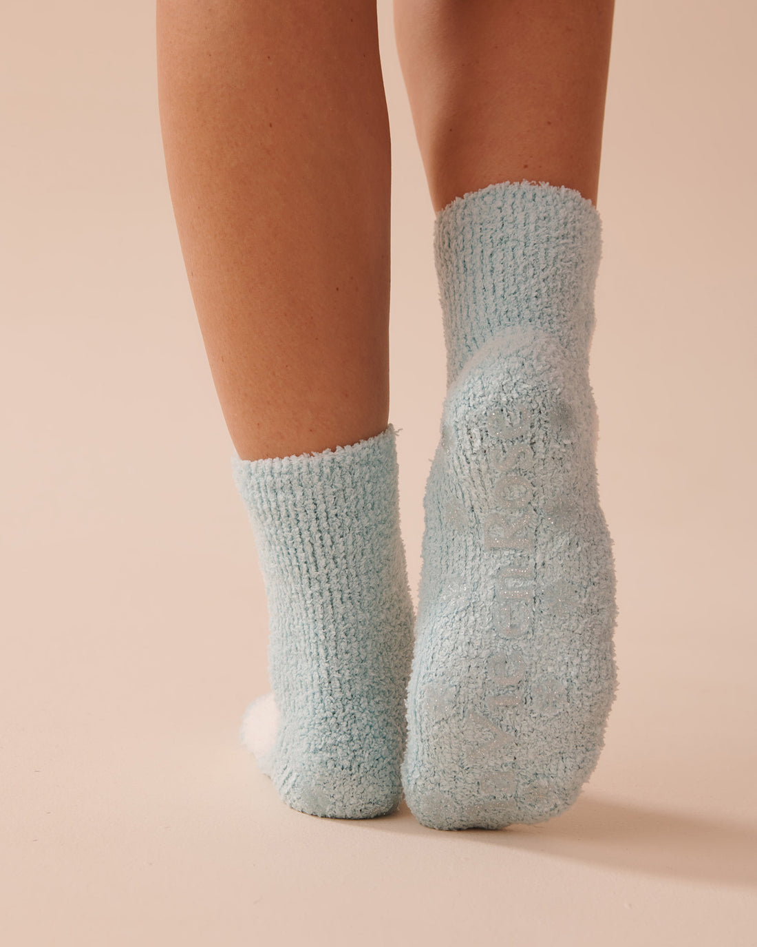 Penguin Soft Plush Socks_40700359_40145_02