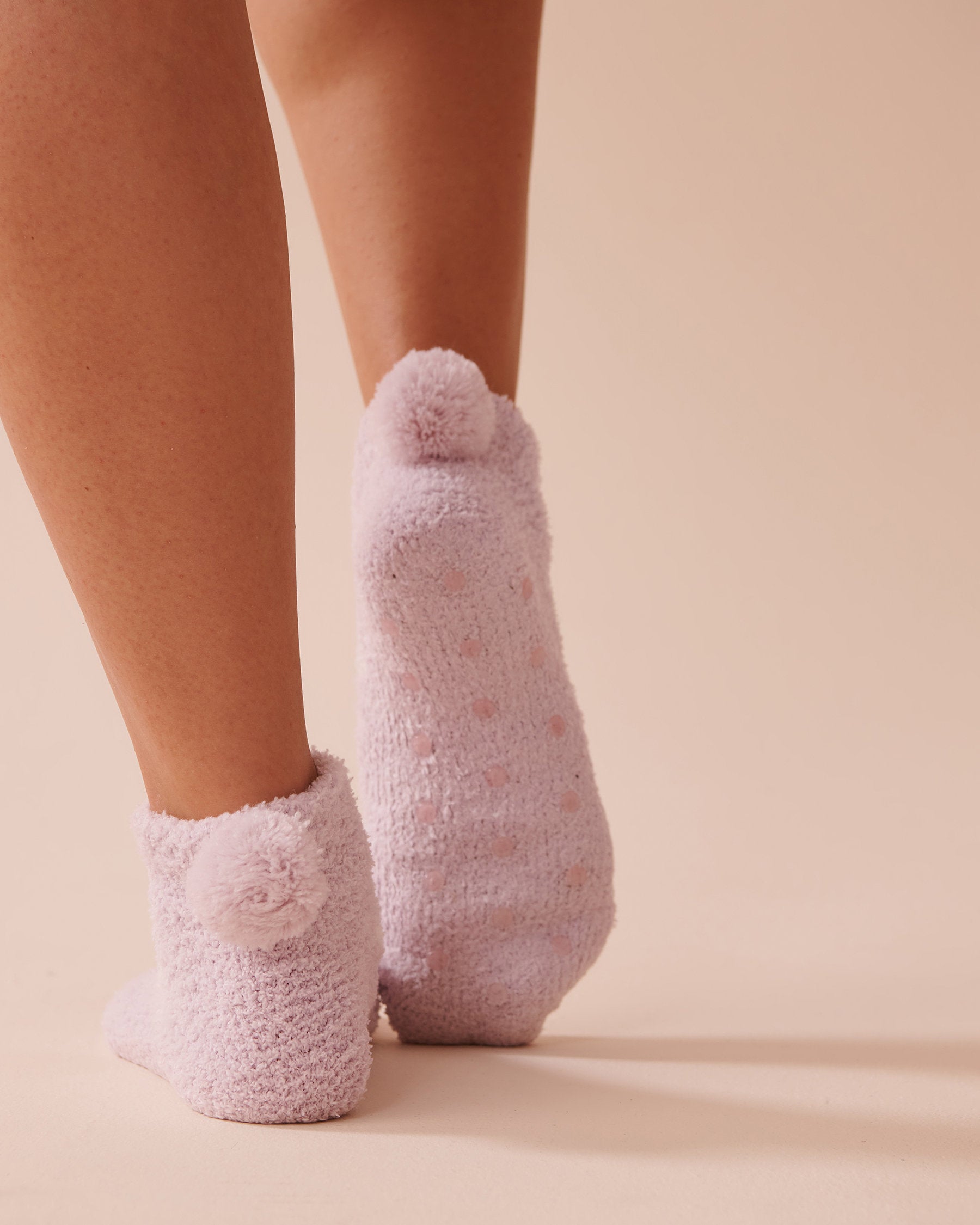 La Vie en Rose_Pompom Soft Plush Socks_40700374_50009_02