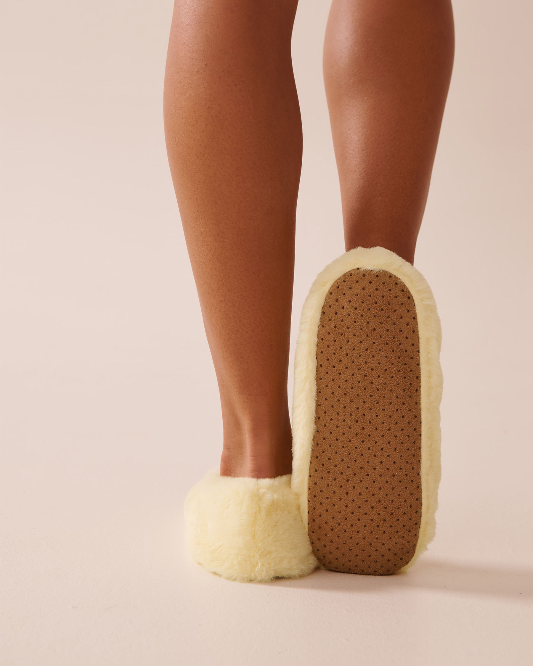 La Vie en Rose_Faux Fur Slipper Socks_40700379_70033_03