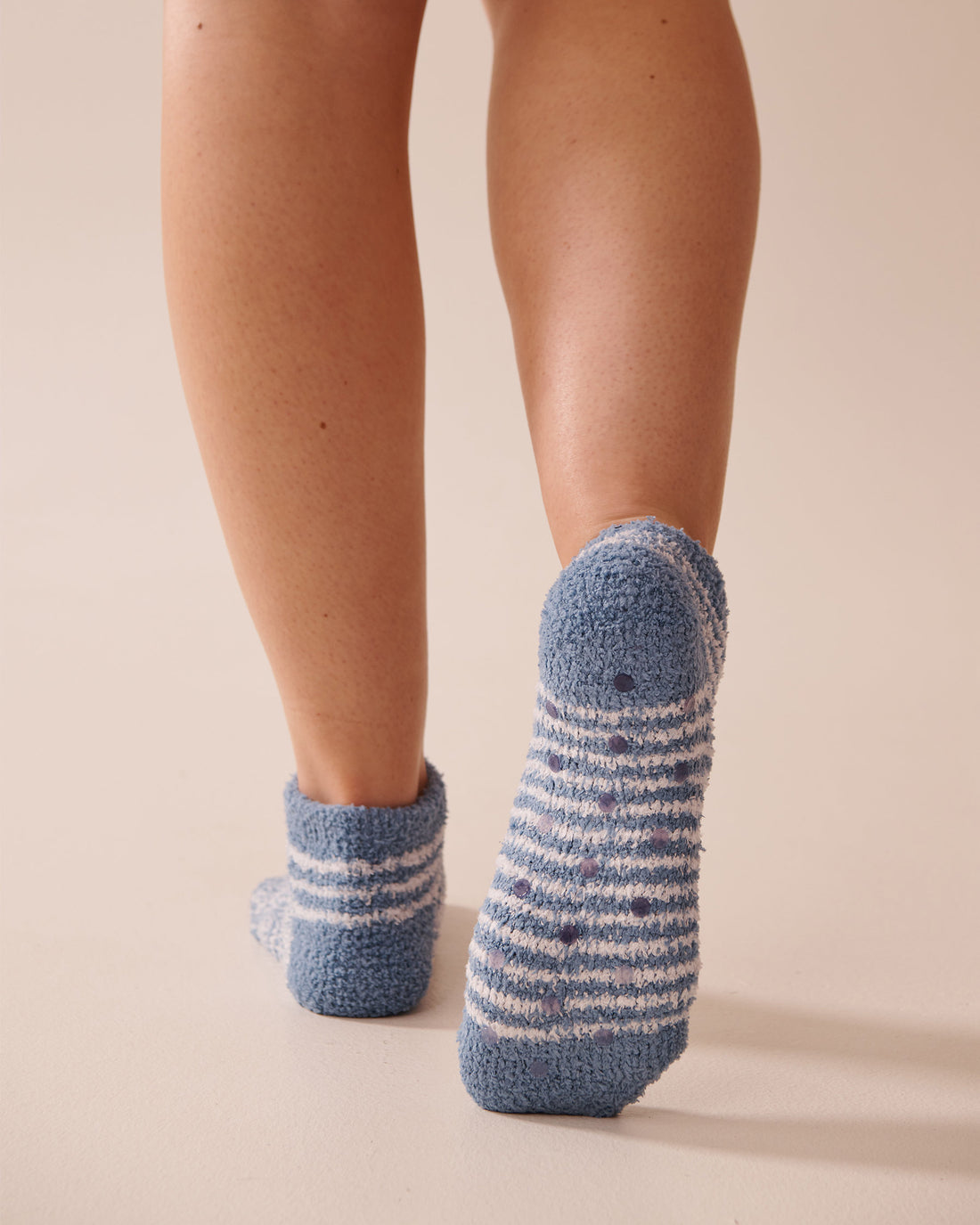 La Vie en Rose_Soft Plush Stripe Socks_40700381_P40426_02