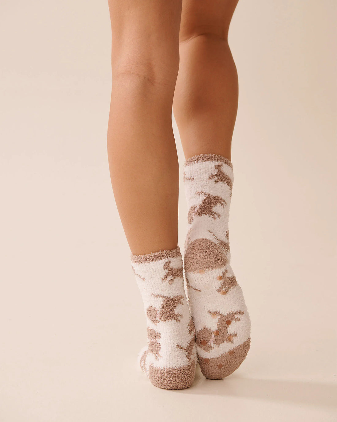 La Vie en Rose_Snow White & Goat Dachshund_Plush Raccoon Socks_40700417_P10527_02