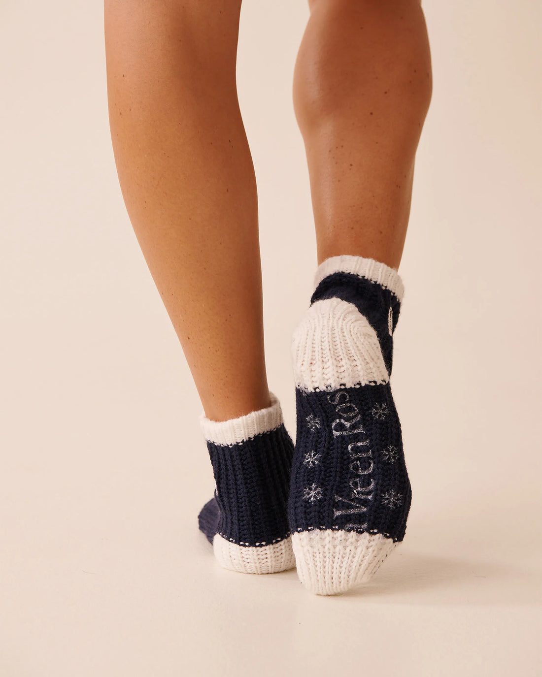 La Vie en Rose_Evening Blue_Embroidered Gingerbread Socks_40700423_40009_02