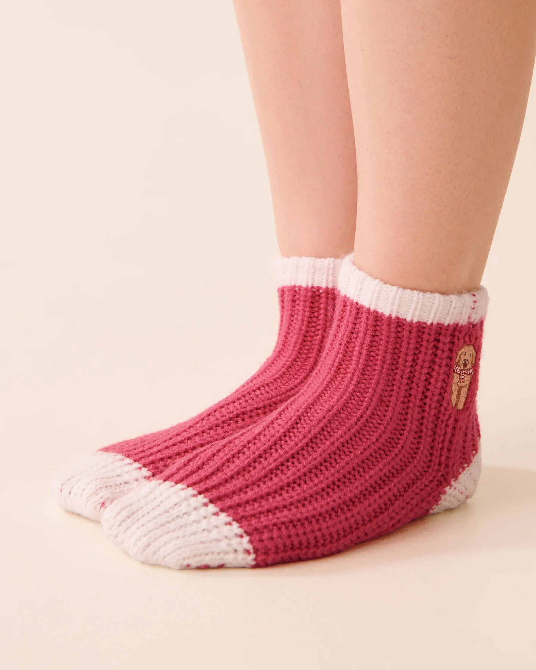 La Vie en Rose_Carmine_Embroidered Cat Socks_40700423_60190_02