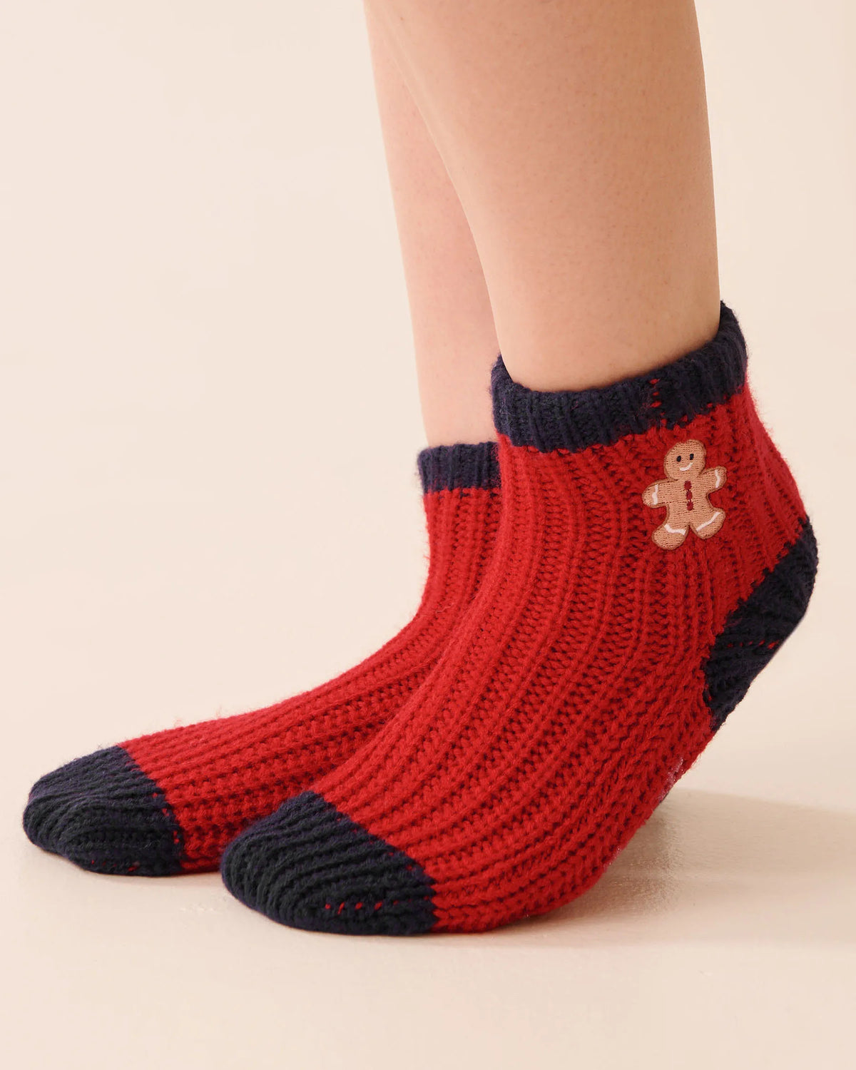 La Vie en Rose_Savvy Red_Embroidered Gingerbread Socks_40700423_60215_02